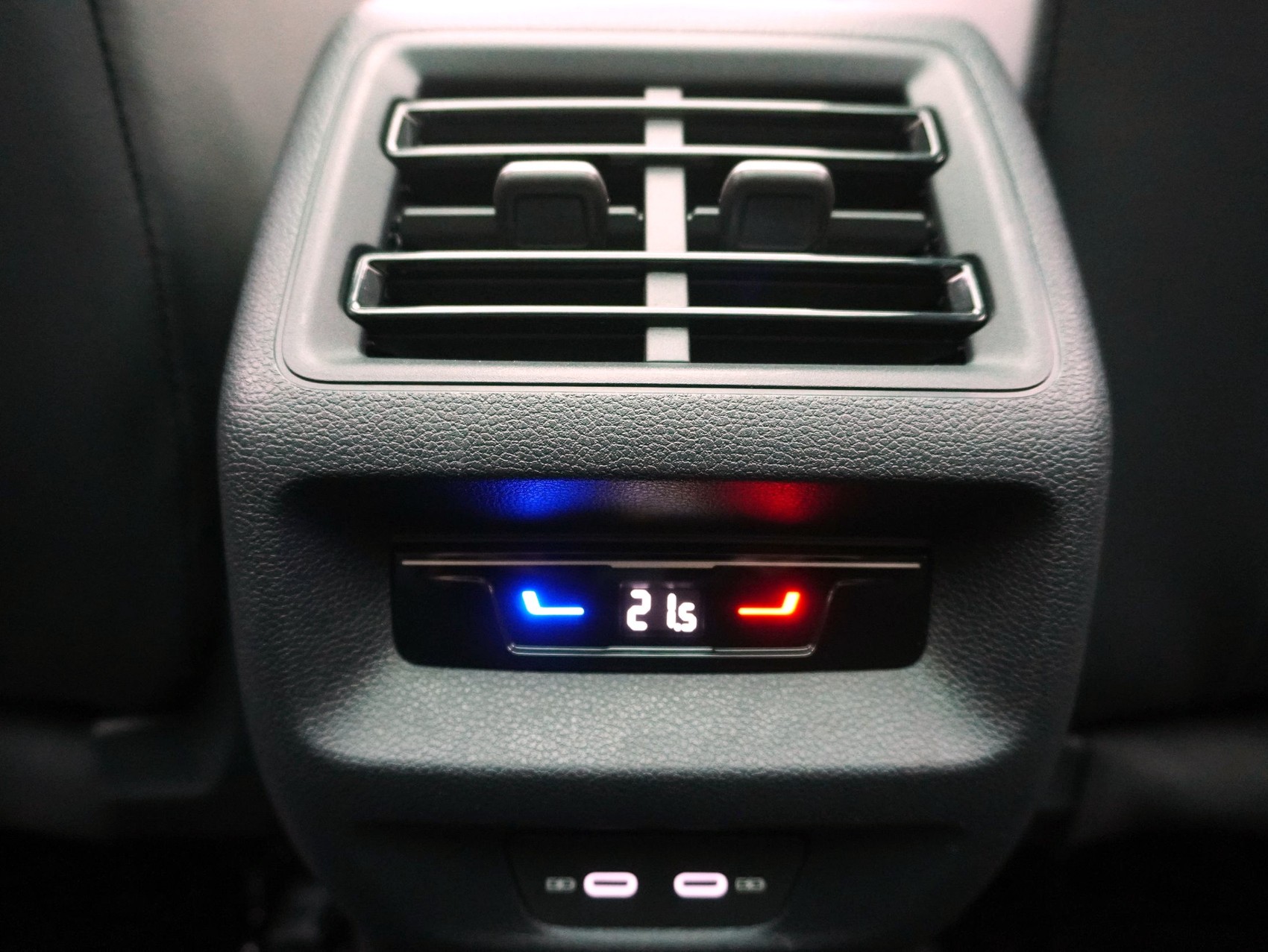 VW Tiguan 2.0 TSI DSG R-Line 4Motion-image-13