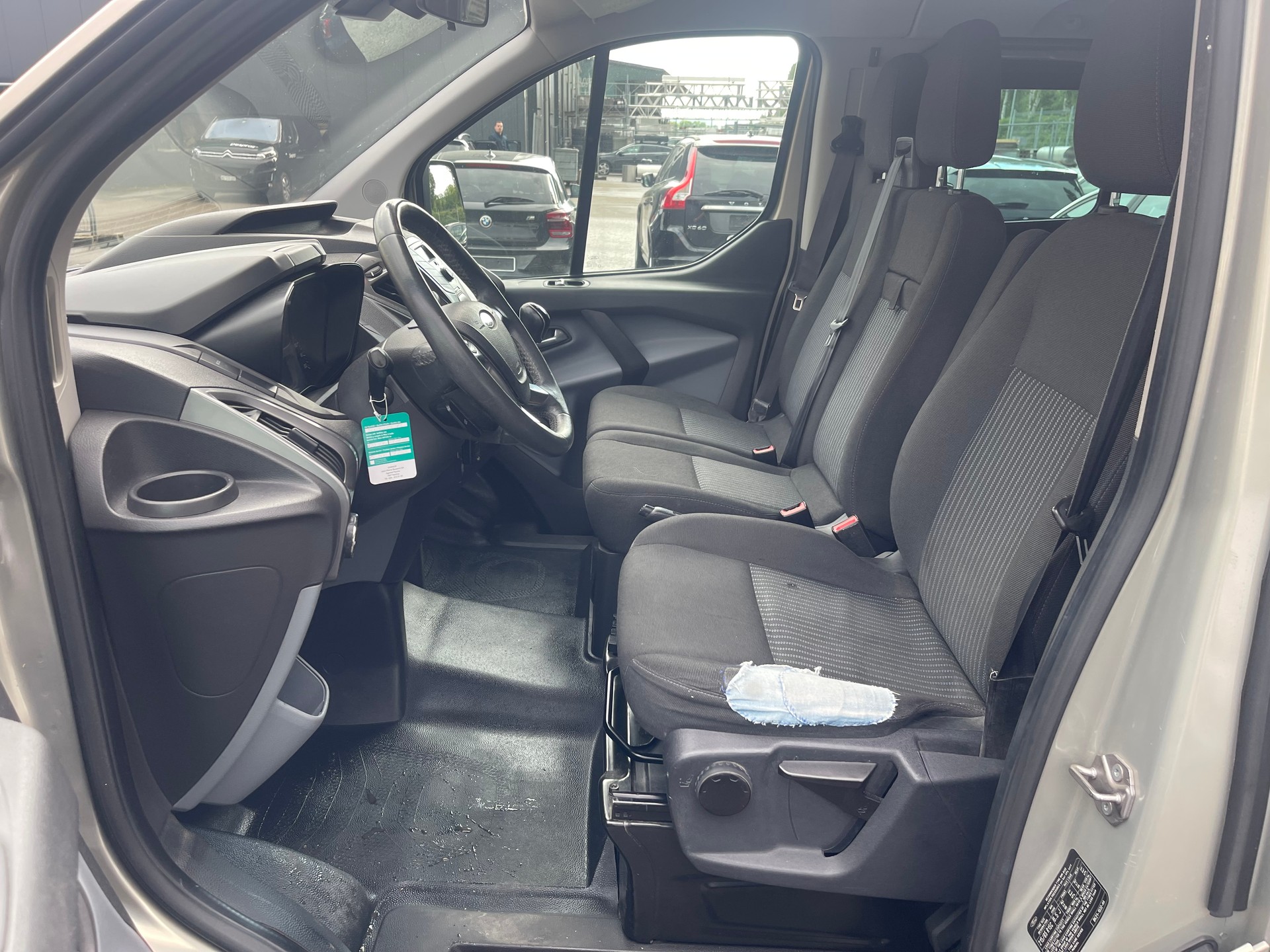 FORD TRANSIT CUSTOM-image-9