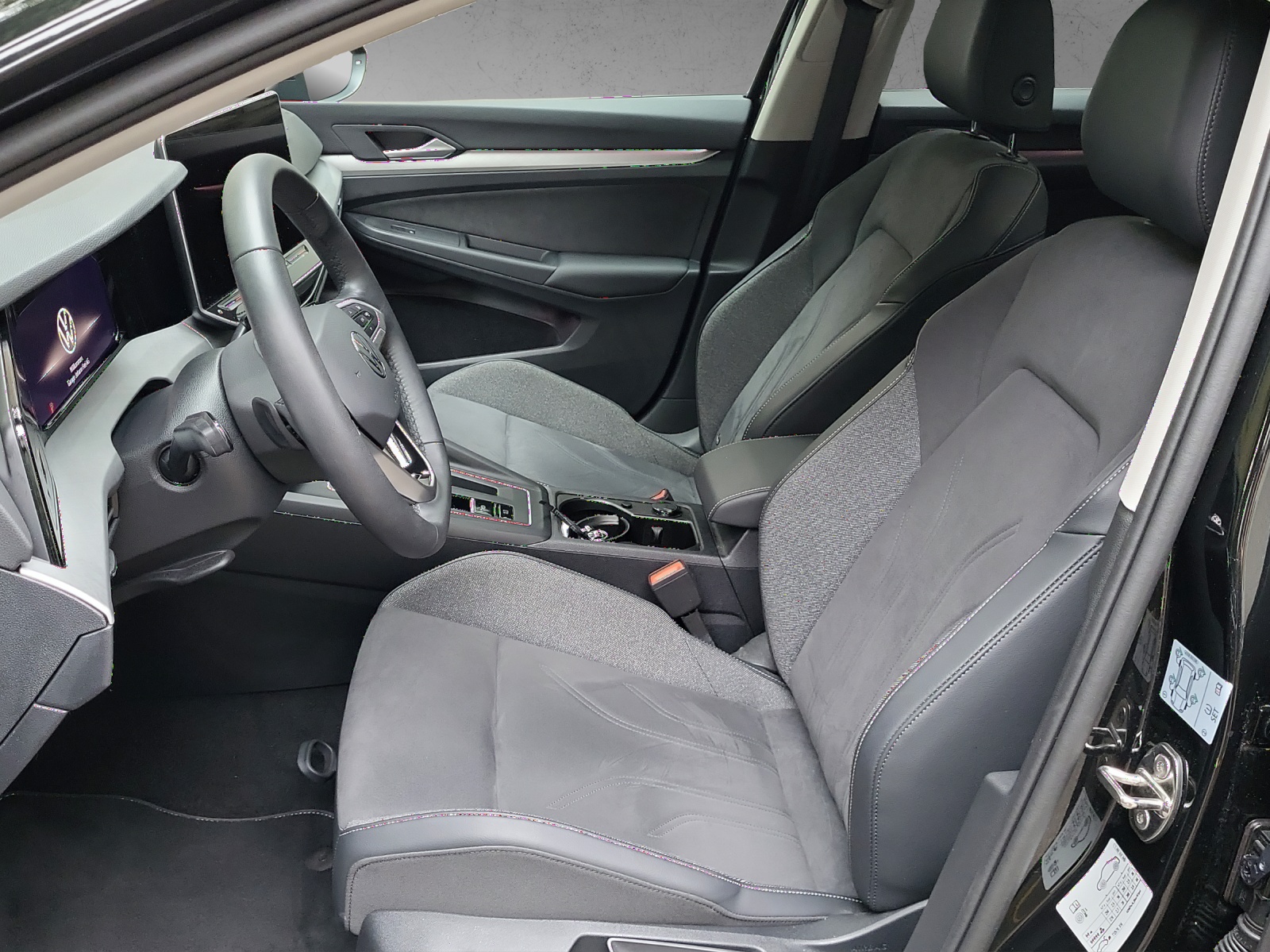 VW VW Golf United 1.5eTSI 115PS DSG-image-8