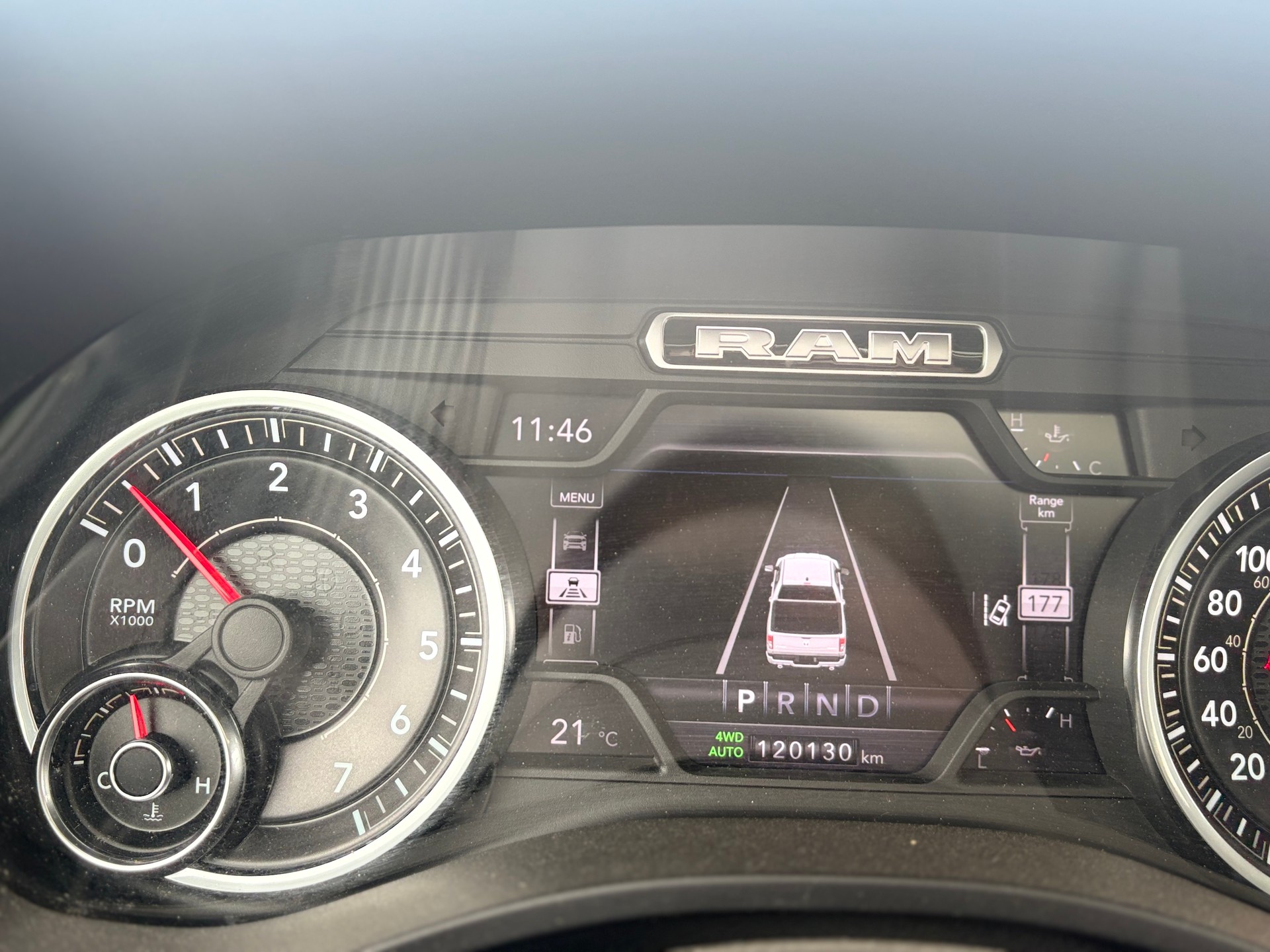 DODGE Ram Sport 1500 4x4 Hemi V8-image-15