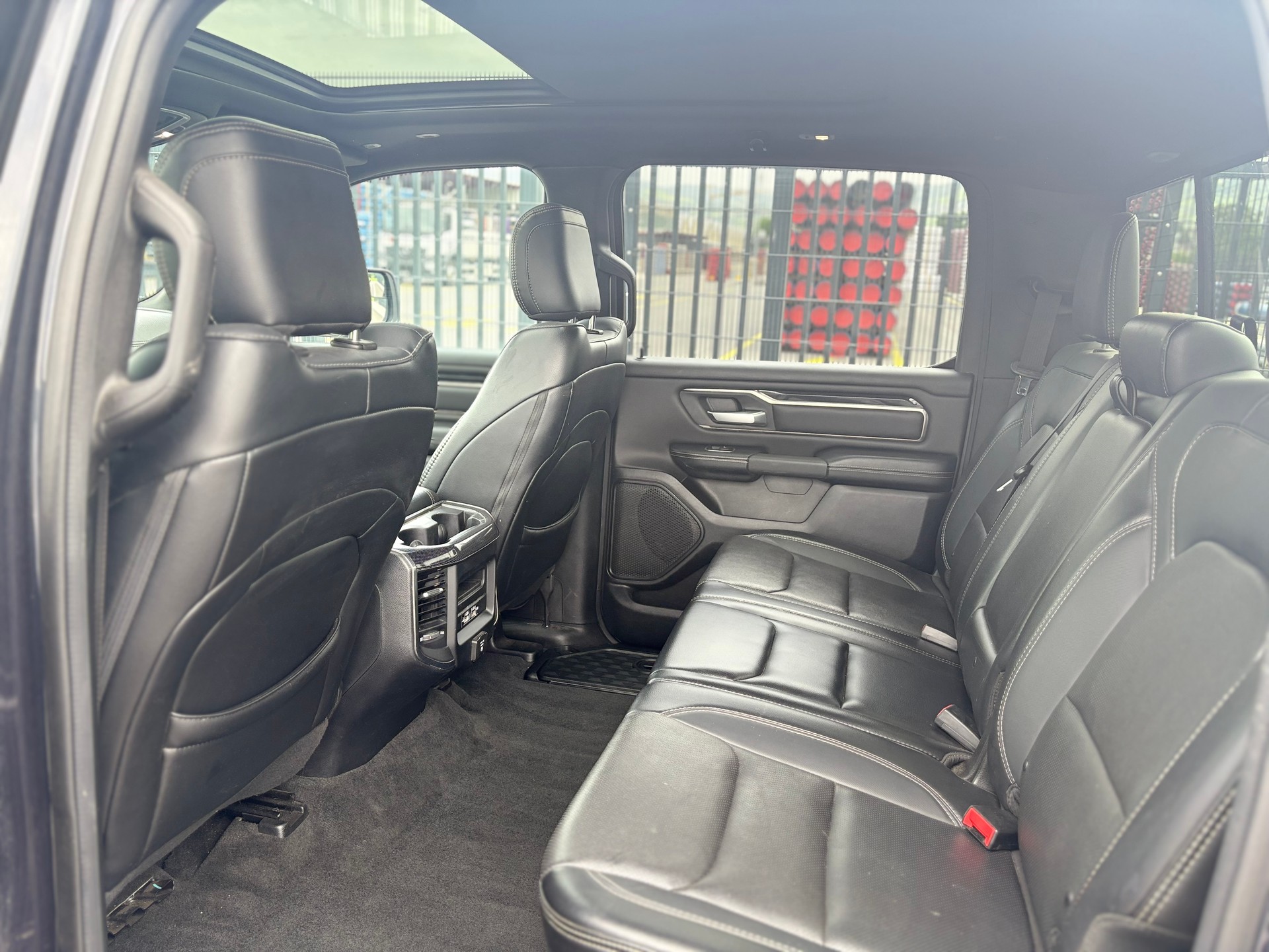DODGE Ram Sport 1500 4x4 Hemi V8-image-10
