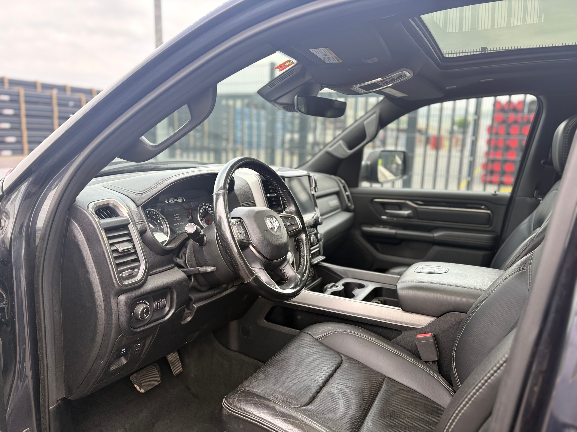 DODGE Ram Sport 1500 4x4 Hemi V8-image-8