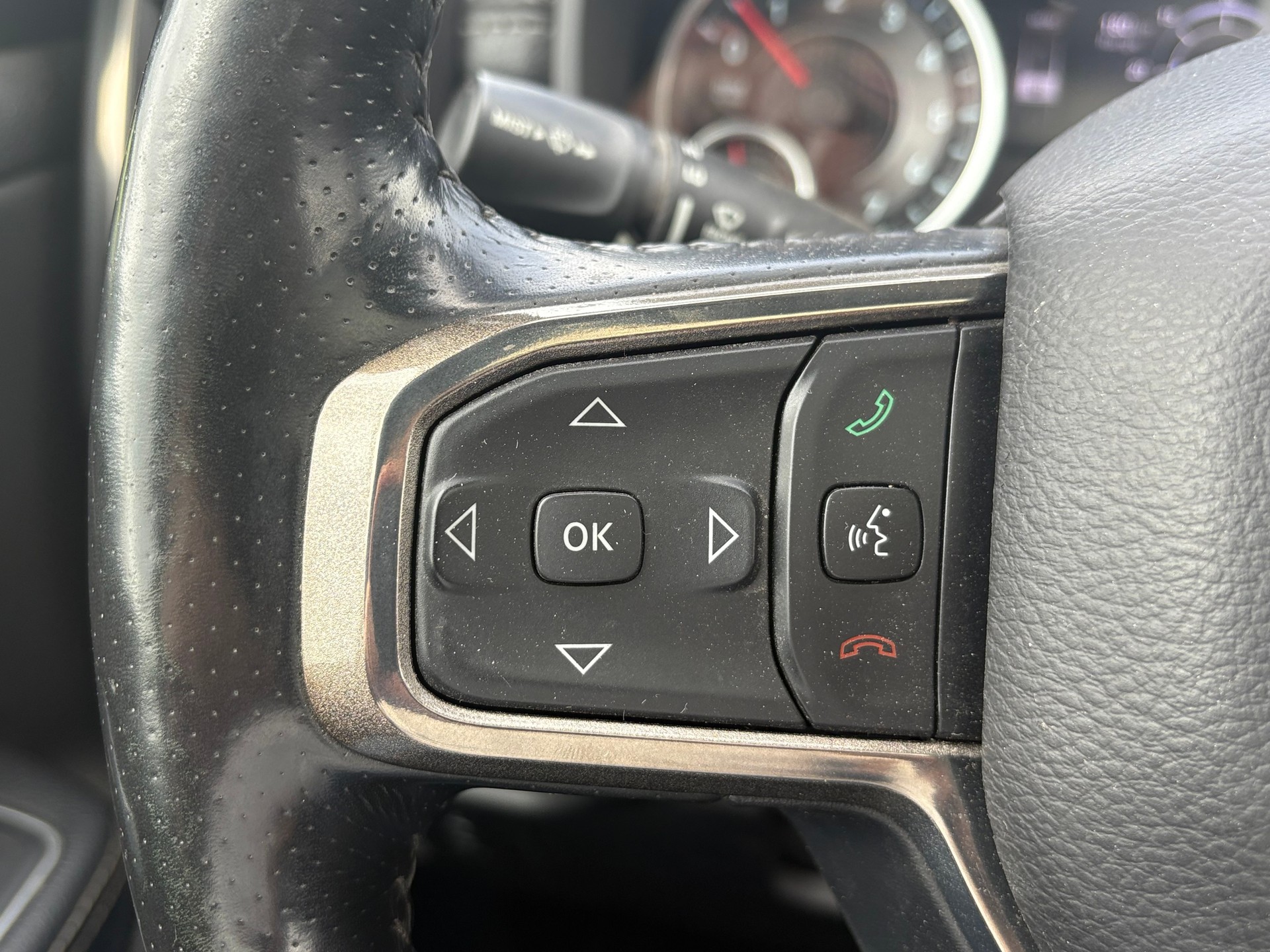 DODGE Ram Sport 1500 4x4 Hemi V8-image-17