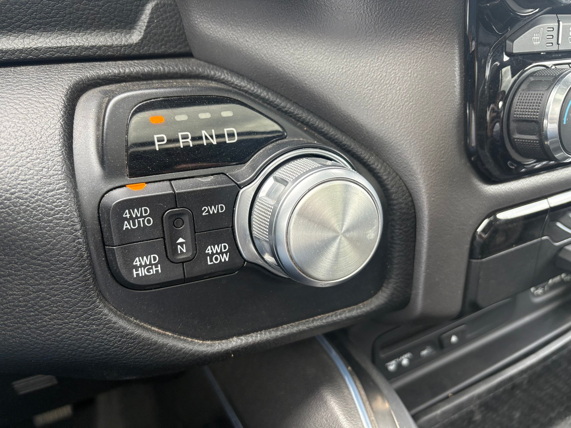 DODGE Ram Sport 1500 4x4 Hemi V8-image-14