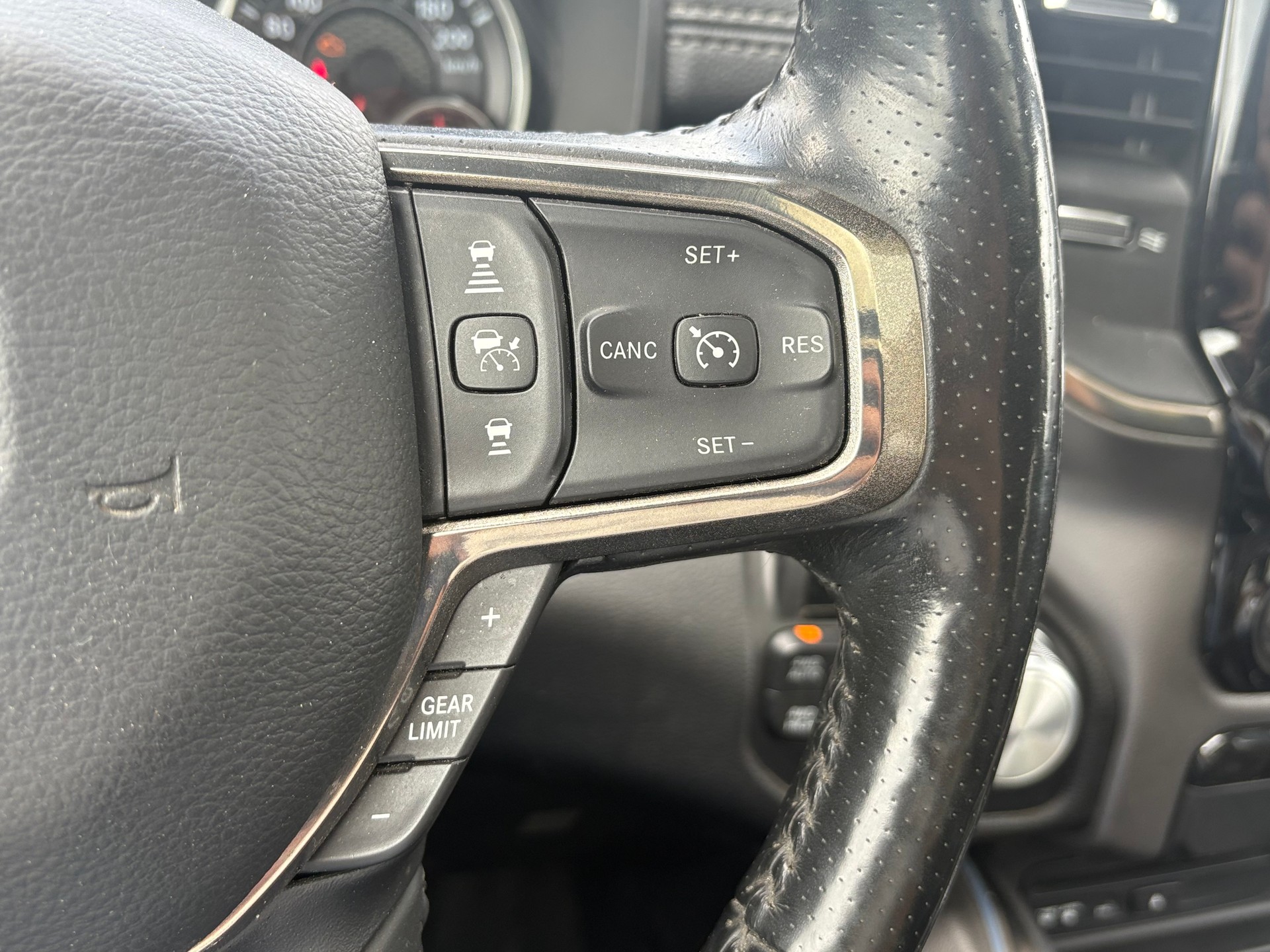 DODGE Ram Sport 1500 4x4 Hemi V8-image-16