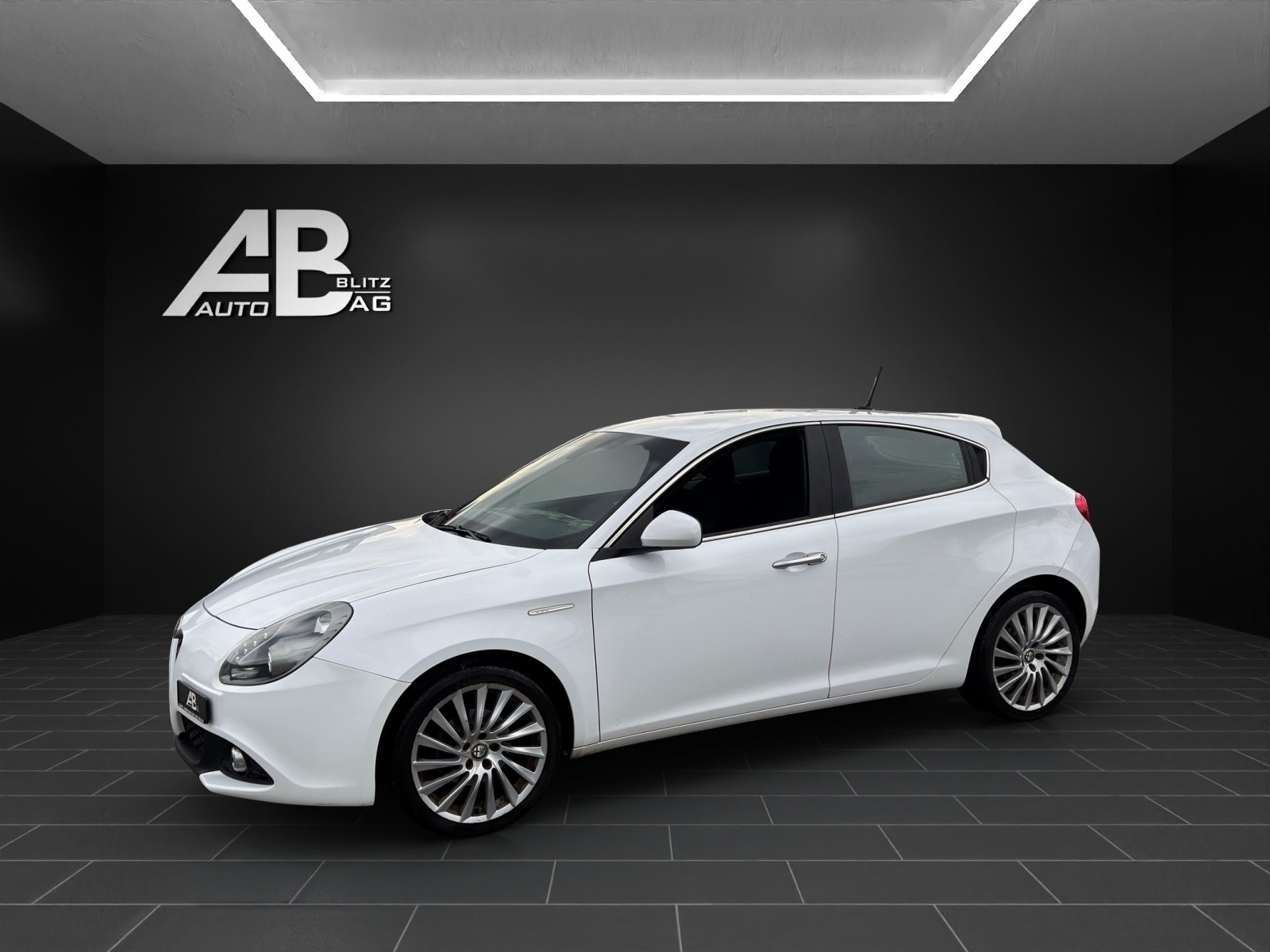ALFA ROMEO Giulietta 1.6 JTDM Super TCT-image-1