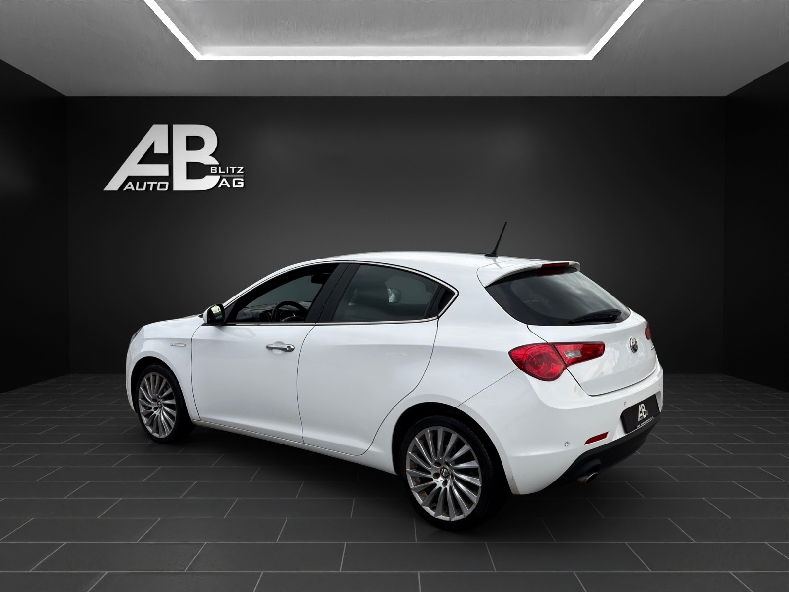 ALFA ROMEO Giulietta 1.6 JTDM Super TCT-image-2