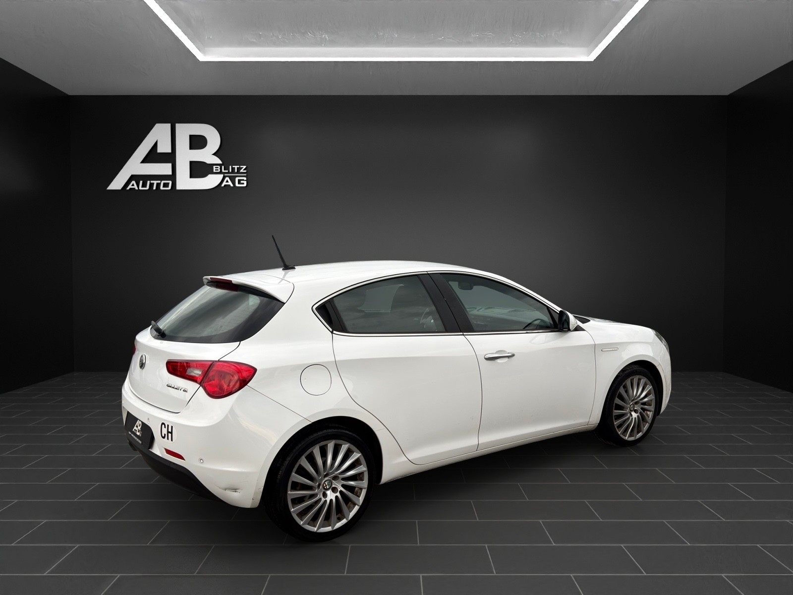 ALFA ROMEO Giulietta 1.6 JTDM Super TCT-image-4