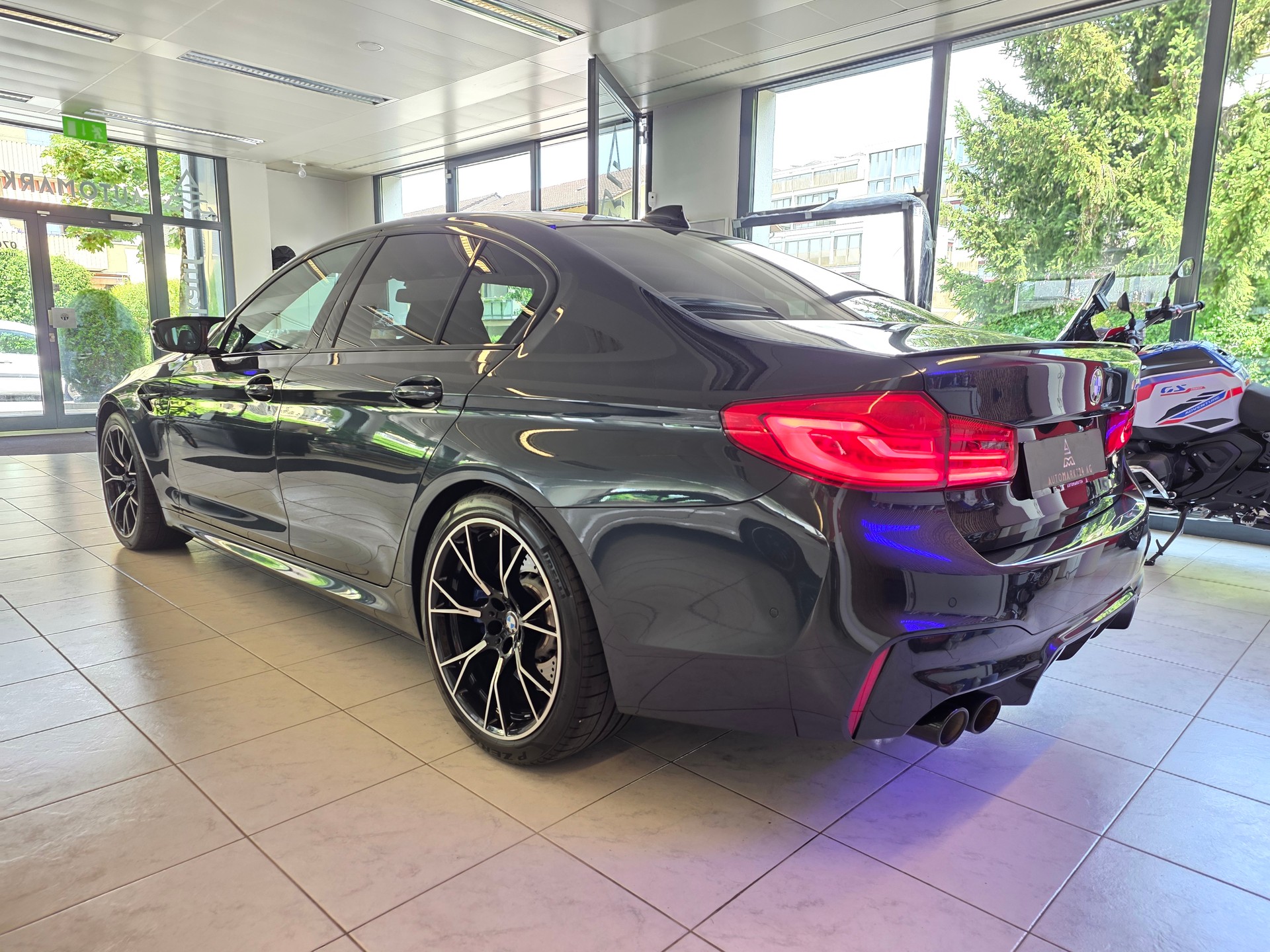 BMW M5 xDrive-image-13