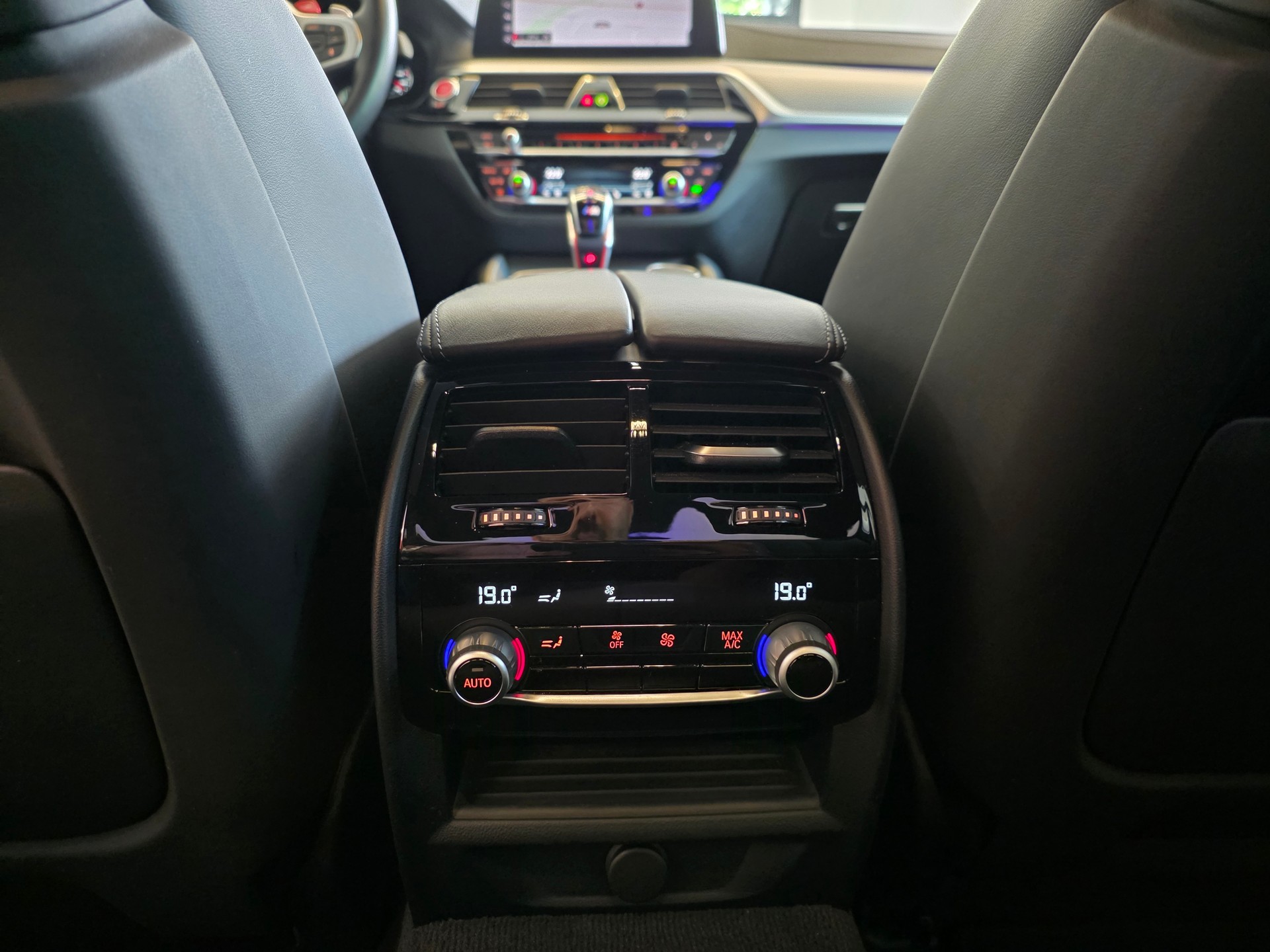BMW M5 xDrive-image-10