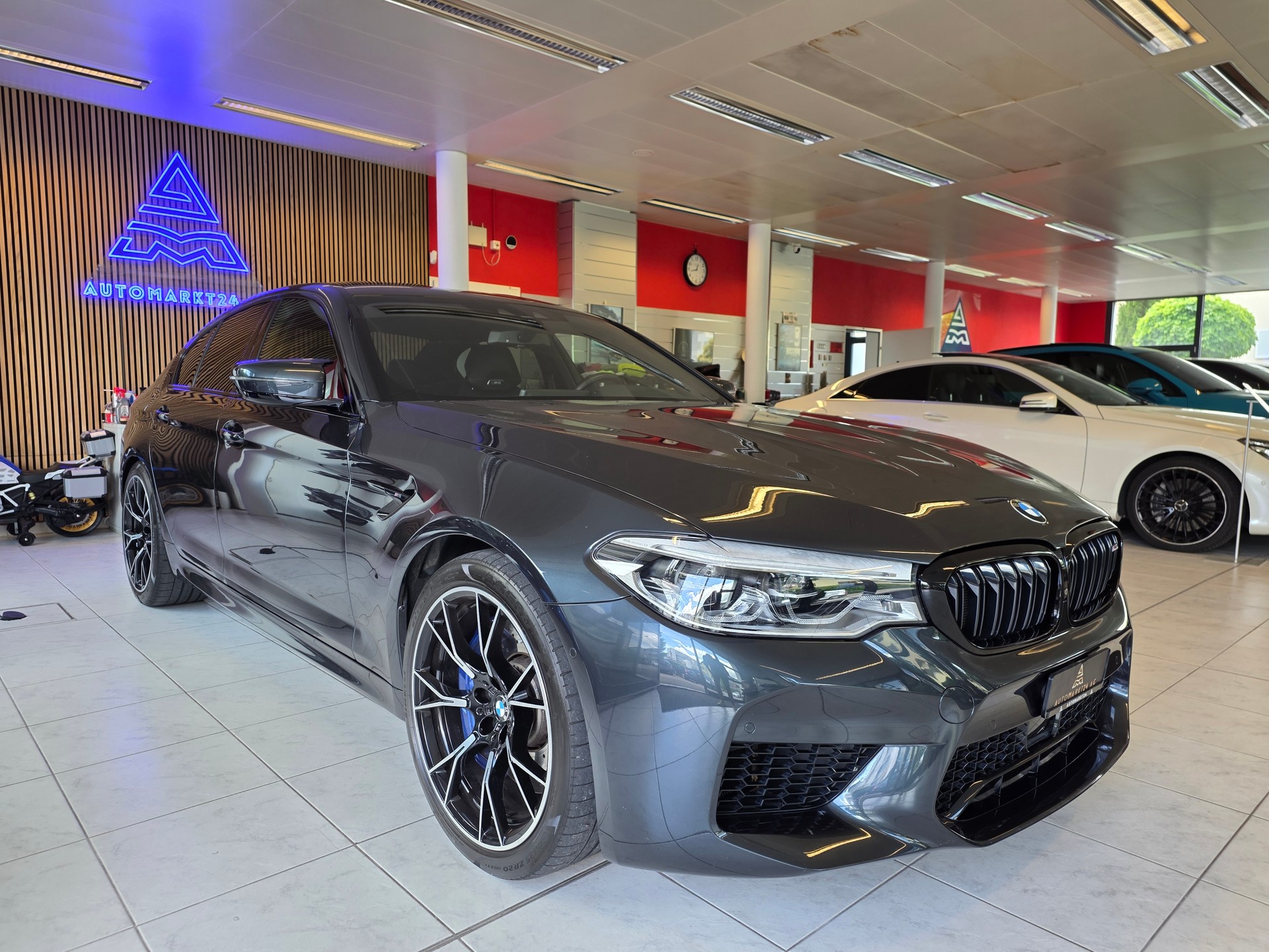 BMW M5 xDrive-image-0