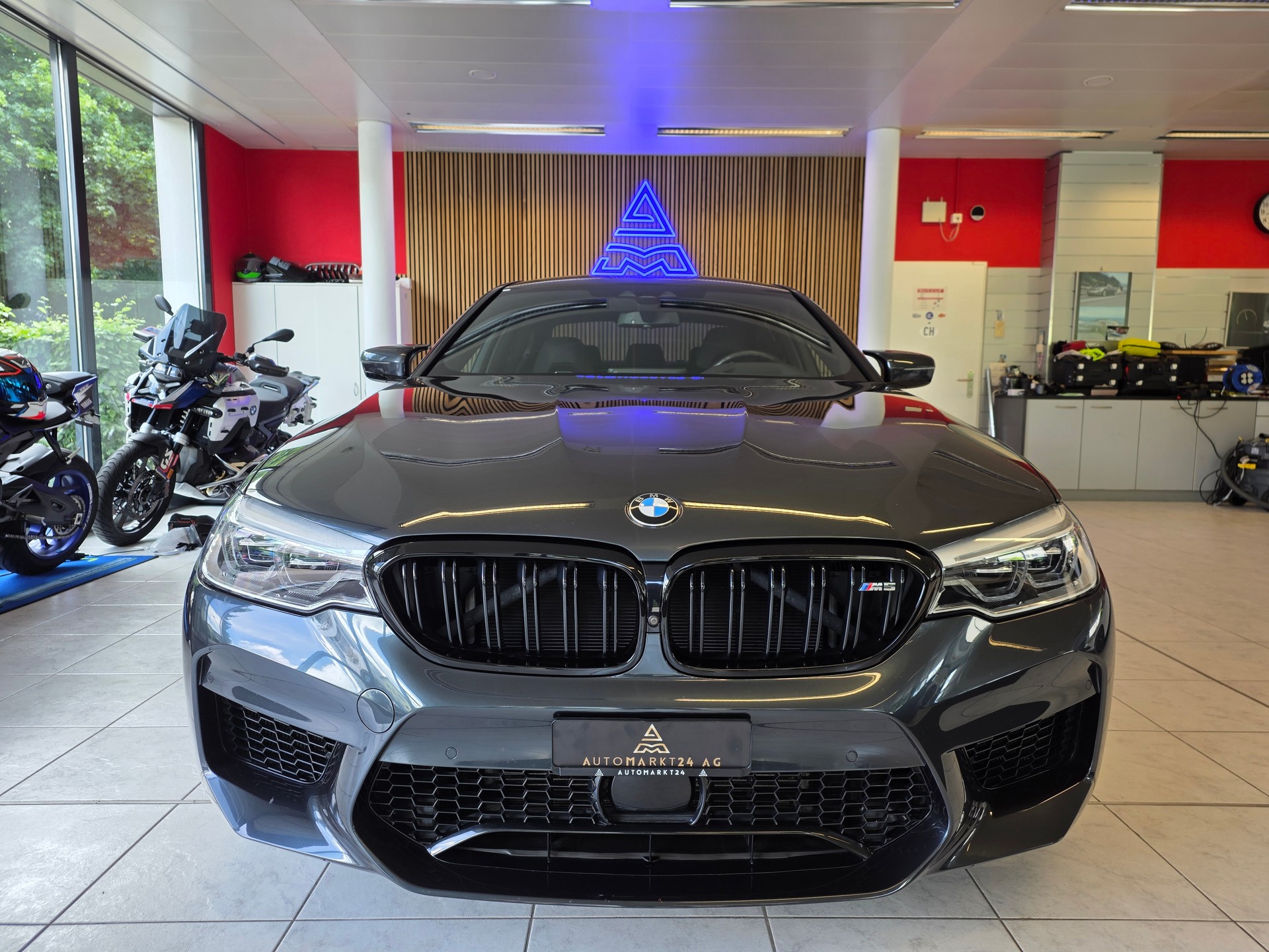 BMW M5 xDrive-image-1