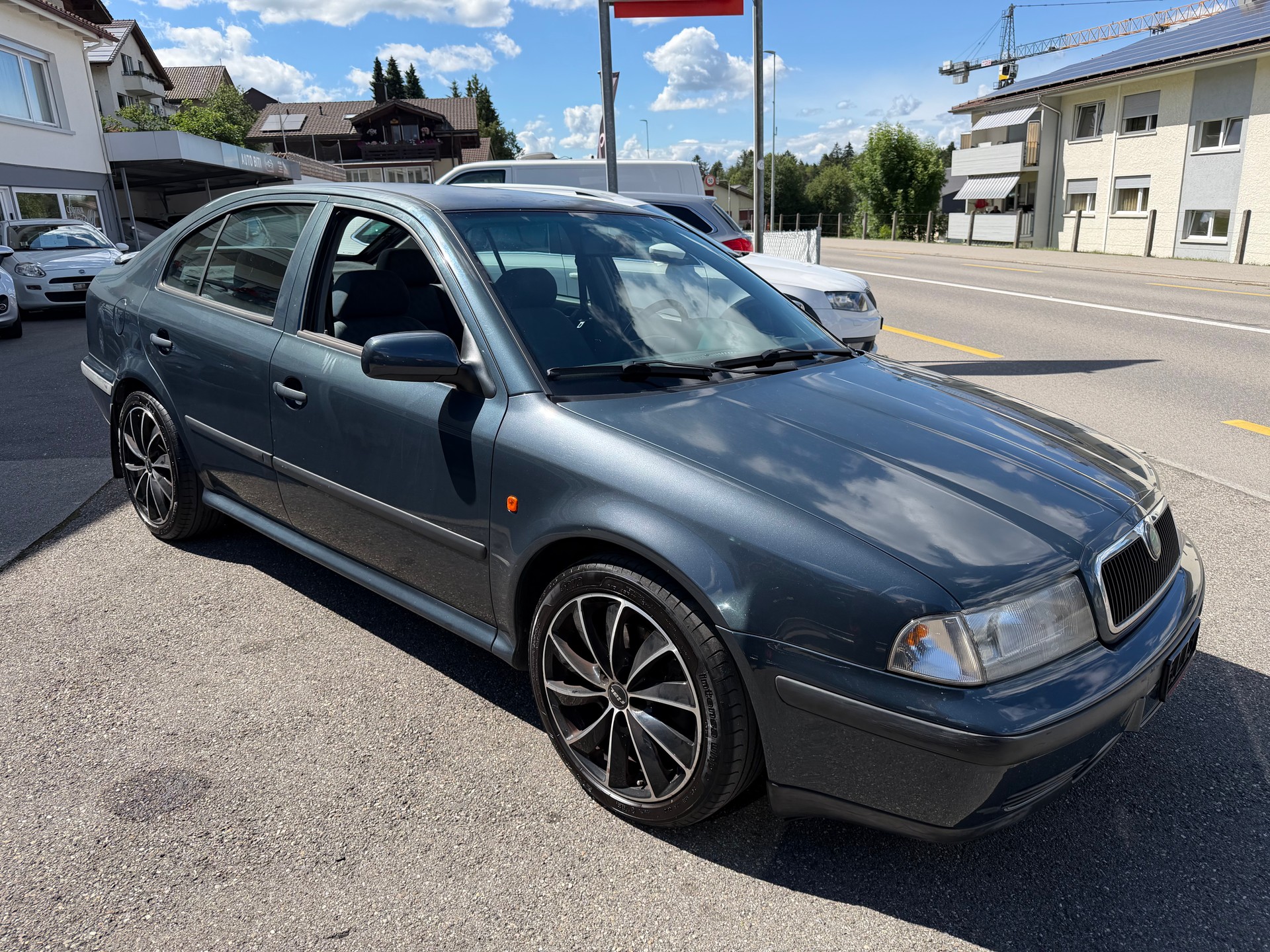 SKODA Octavia 1.8 Turbo SLX-image-1