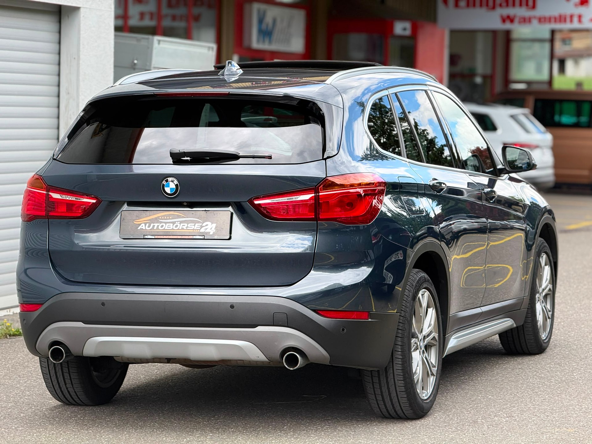 BMW X1 25i xDrive SAG-image-4