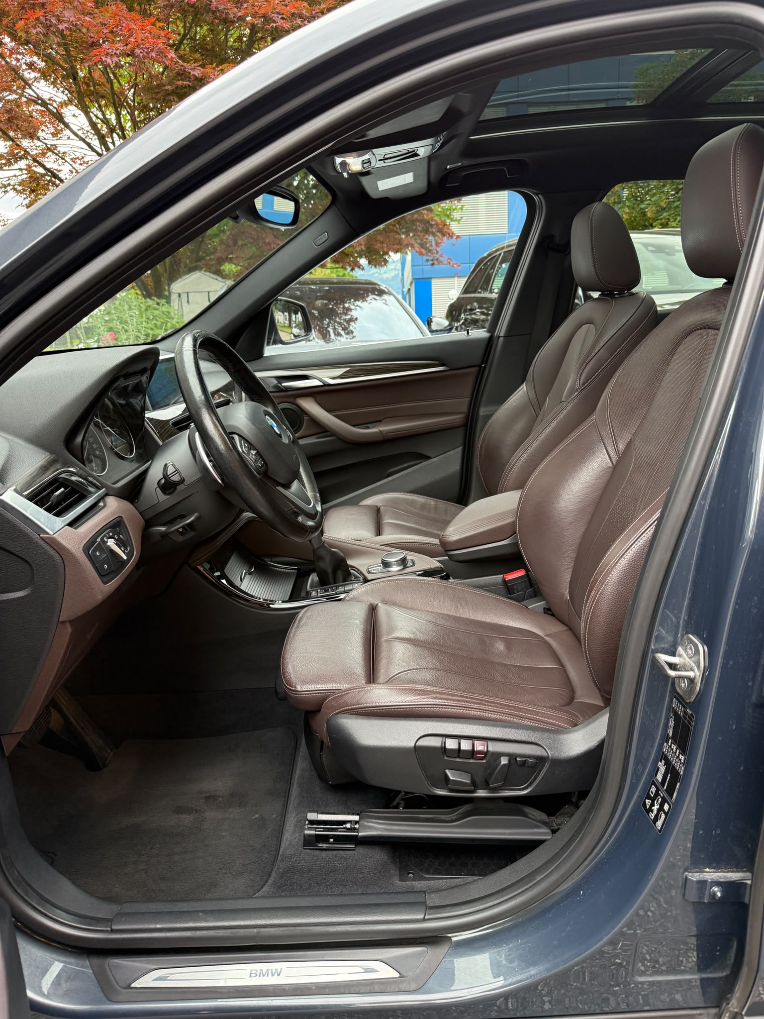 BMW X1 25i xDrive SAG-image-8