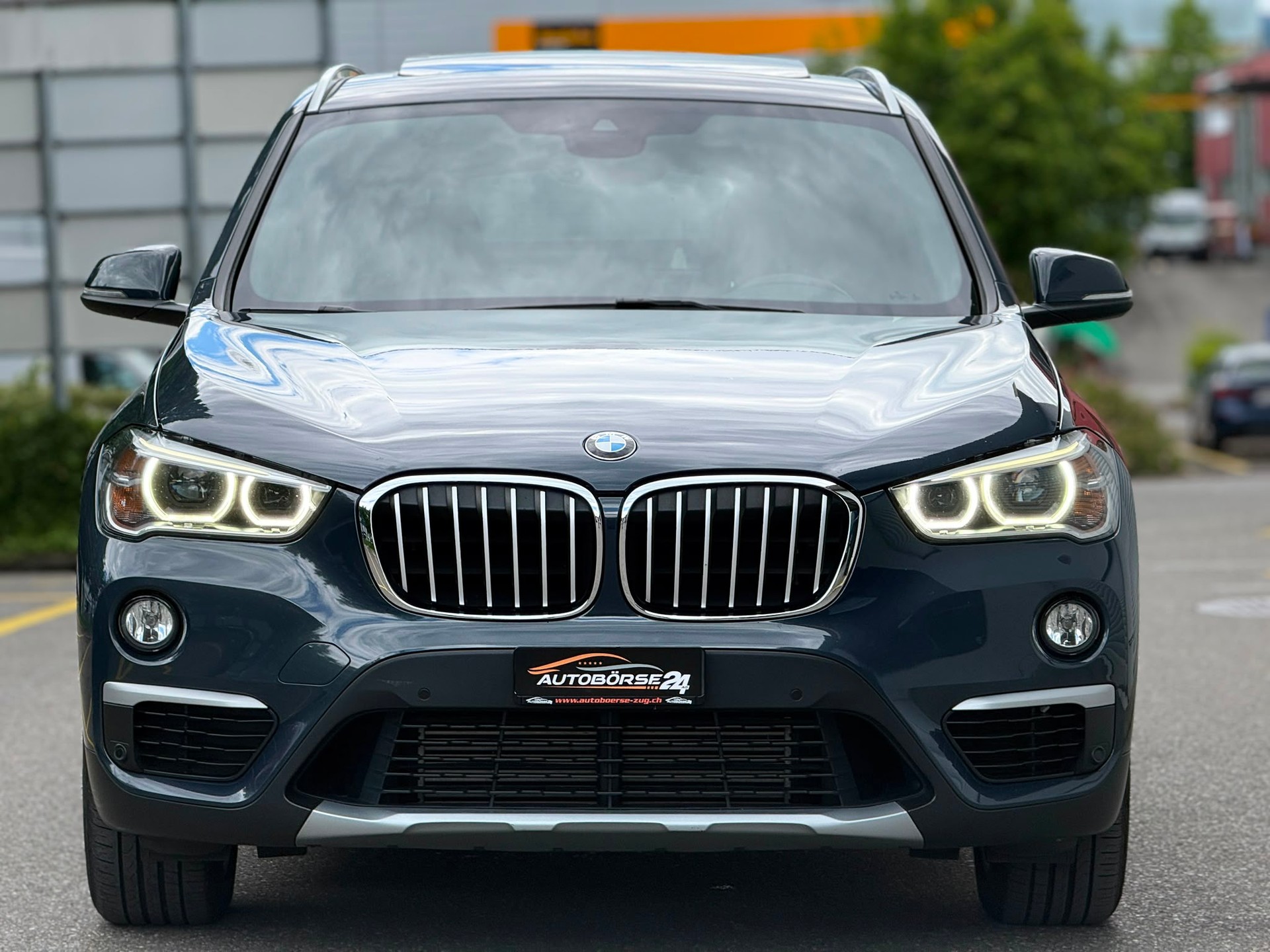BMW X1 25i xDrive SAG-image-2