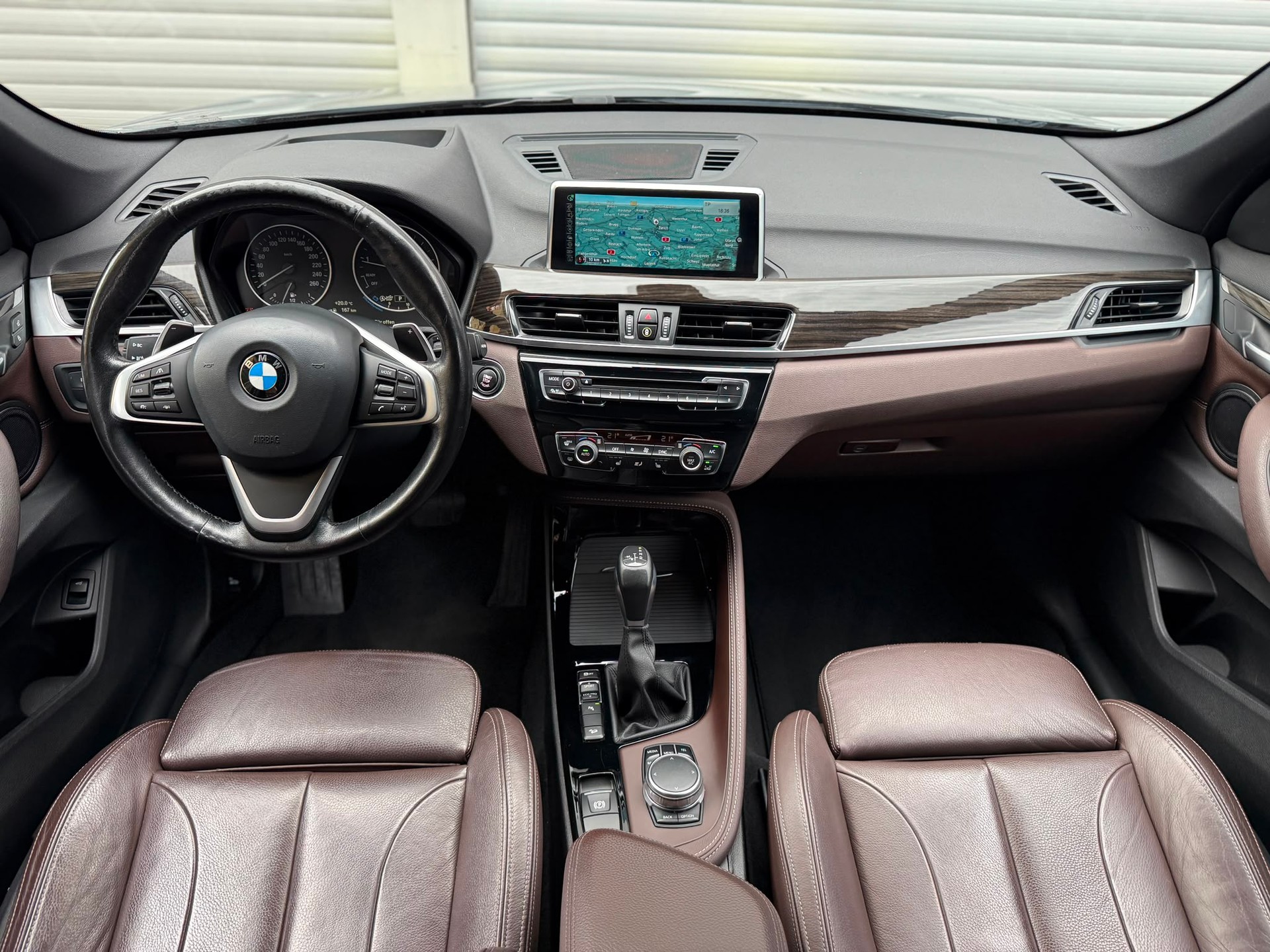 BMW X1 25i xDrive SAG-image-11