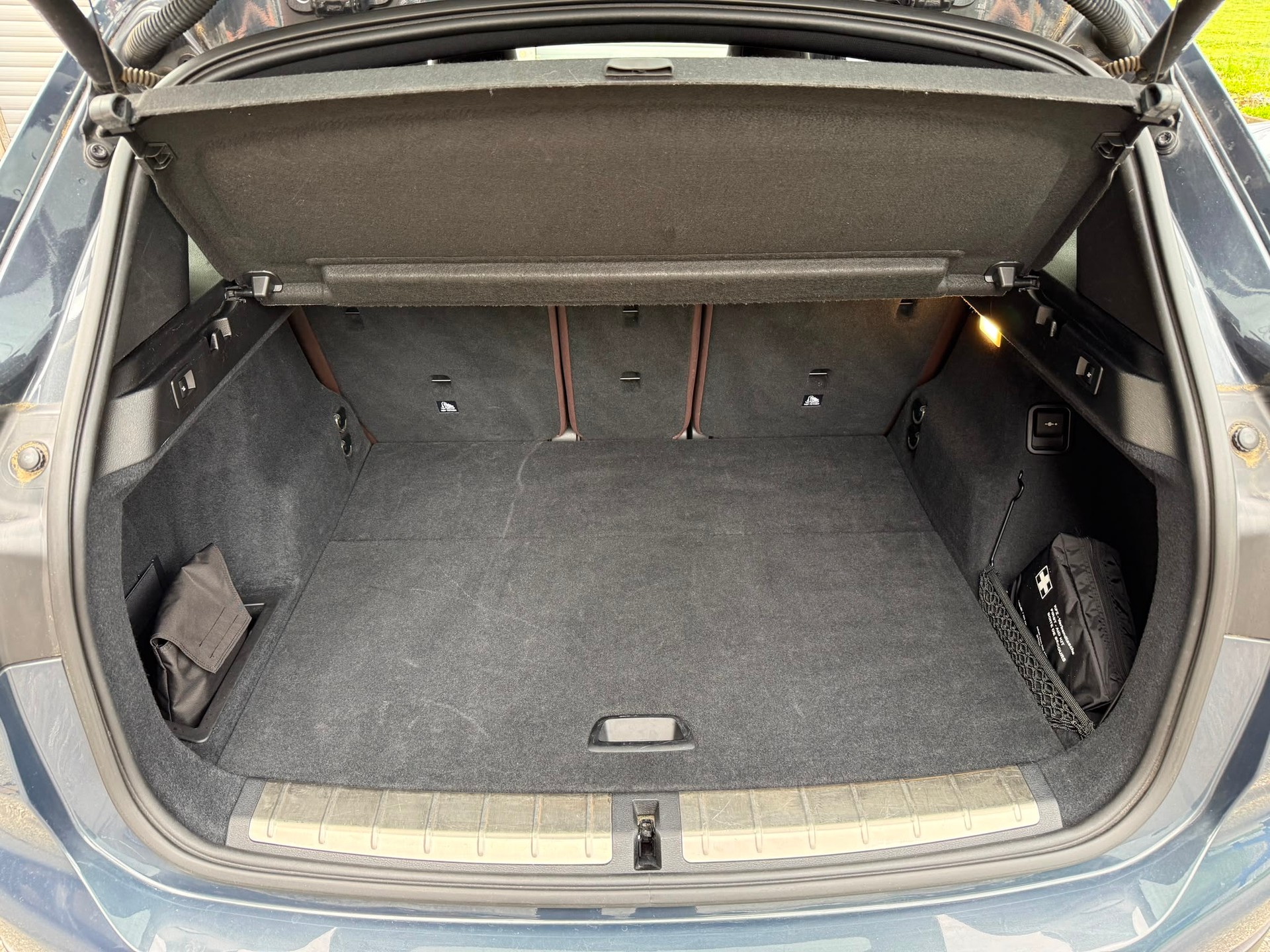 BMW X1 25i xDrive SAG-image-22