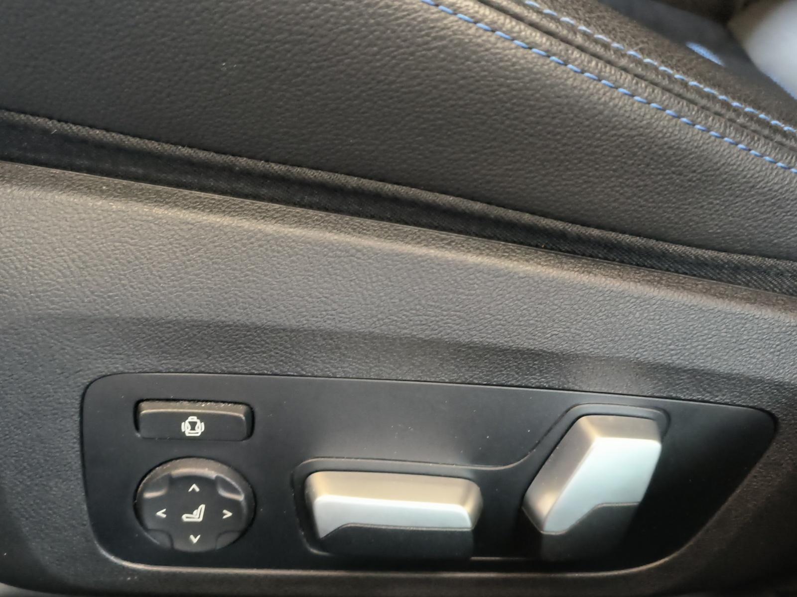 BMW 330e xDrive SAG Touring-image-21