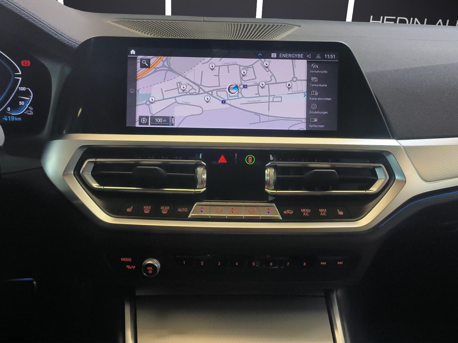 BMW 330e xDrive SAG Touring-image-17