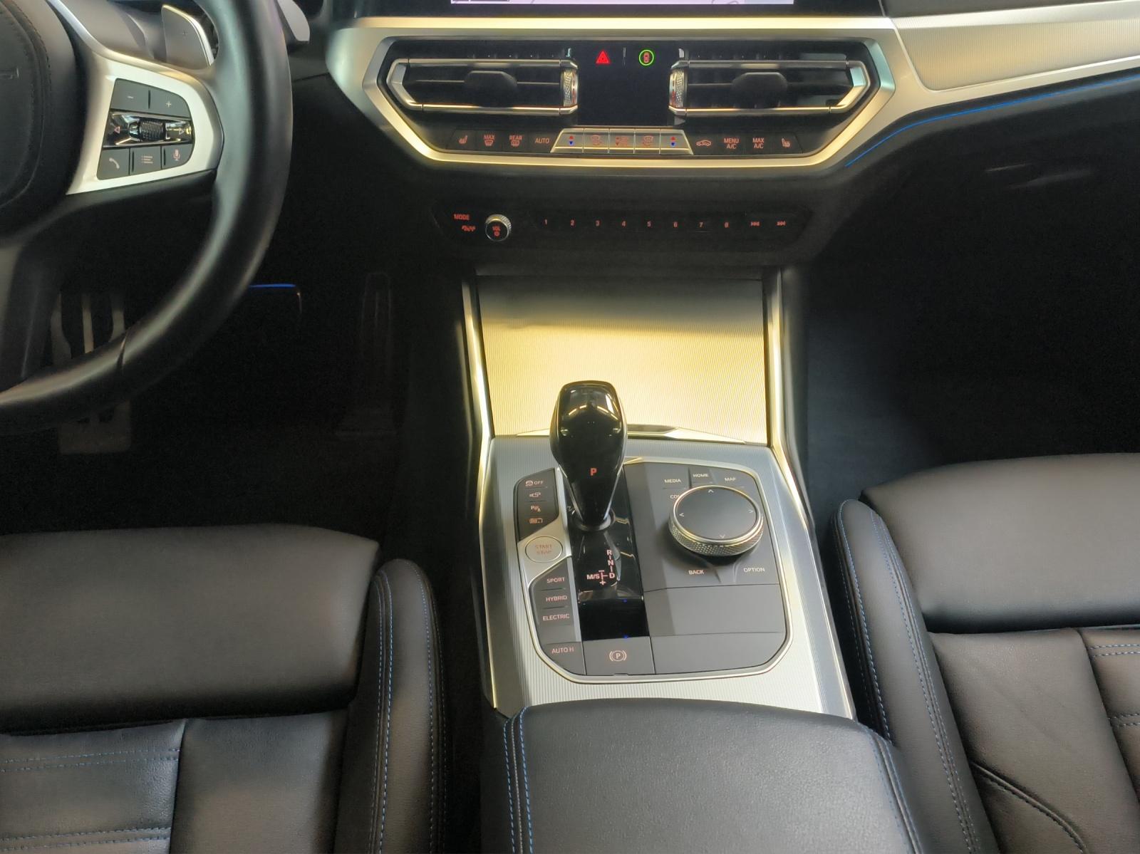 BMW 330e xDrive SAG Touring-image-19