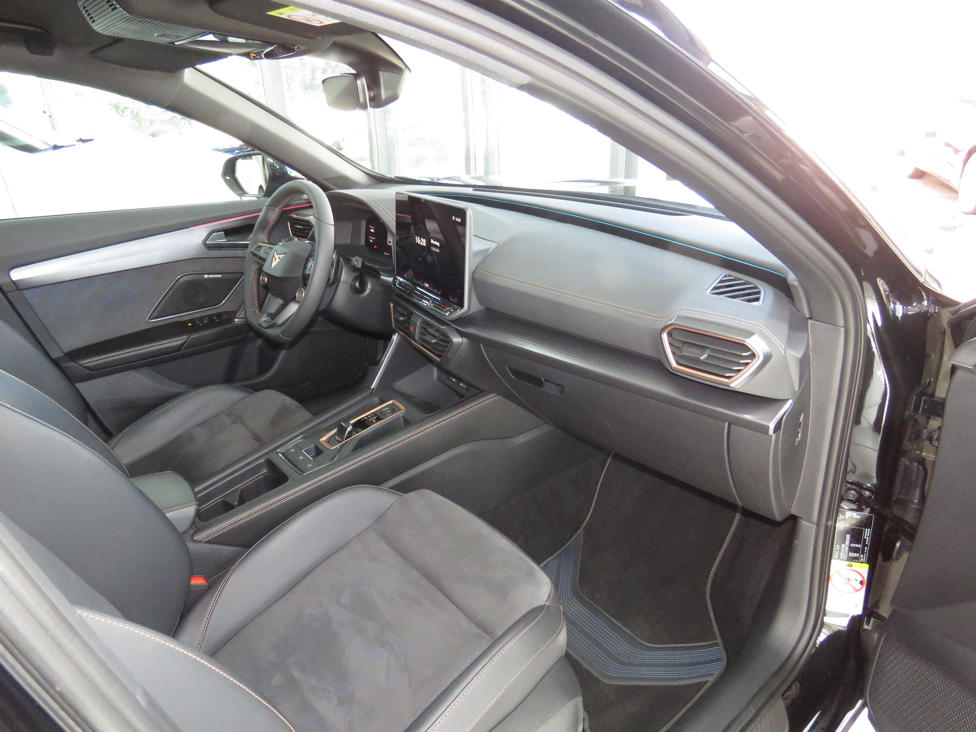 CUPRA Formentor 1.5 TSI DSG-image-10