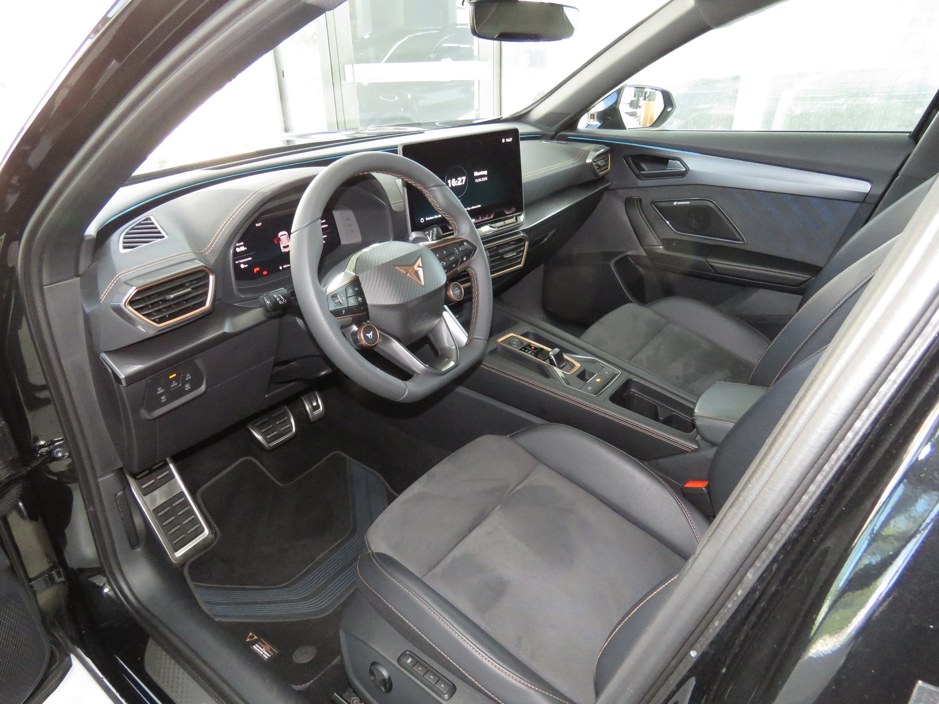 CUPRA Formentor 1.5 TSI DSG-image-6