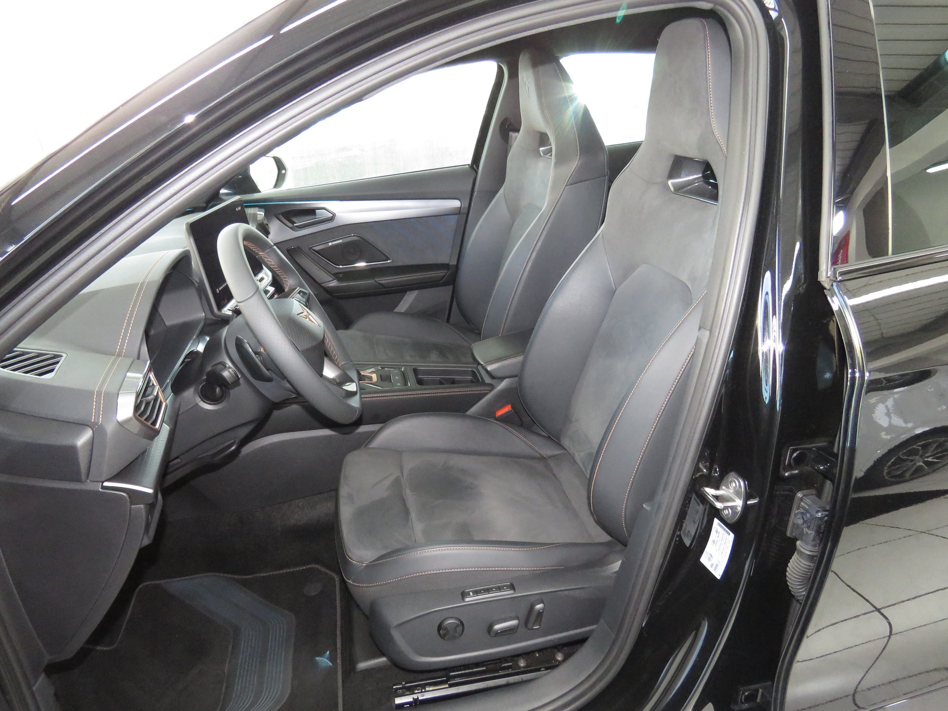 CUPRA Formentor 1.5 TSI DSG-image-7