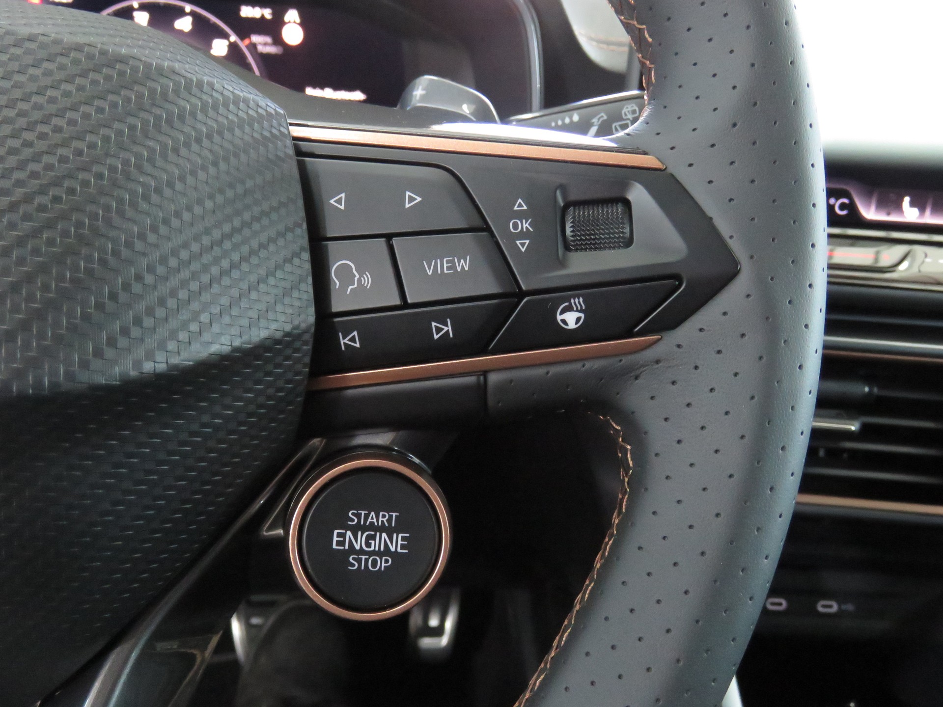 CUPRA Formentor 1.5 TSI DSG-image-24