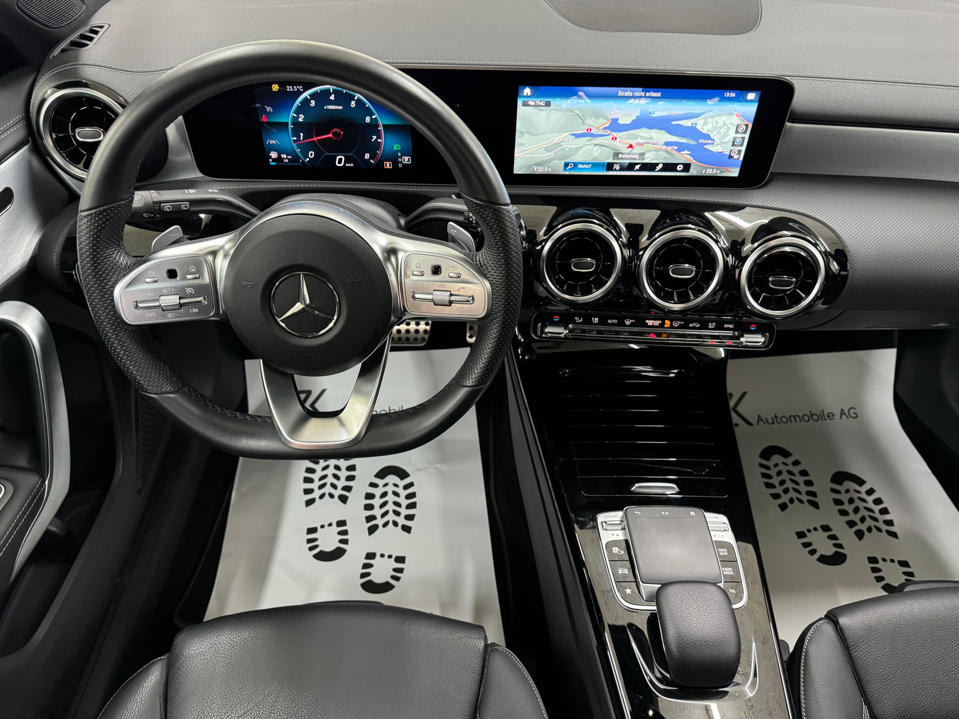 MERCEDES-BENZ A 180 AMG Line Polarweiss 7G-DCT / 360° Kamera / Panoramadach / Leder / Night Paket /-image-10