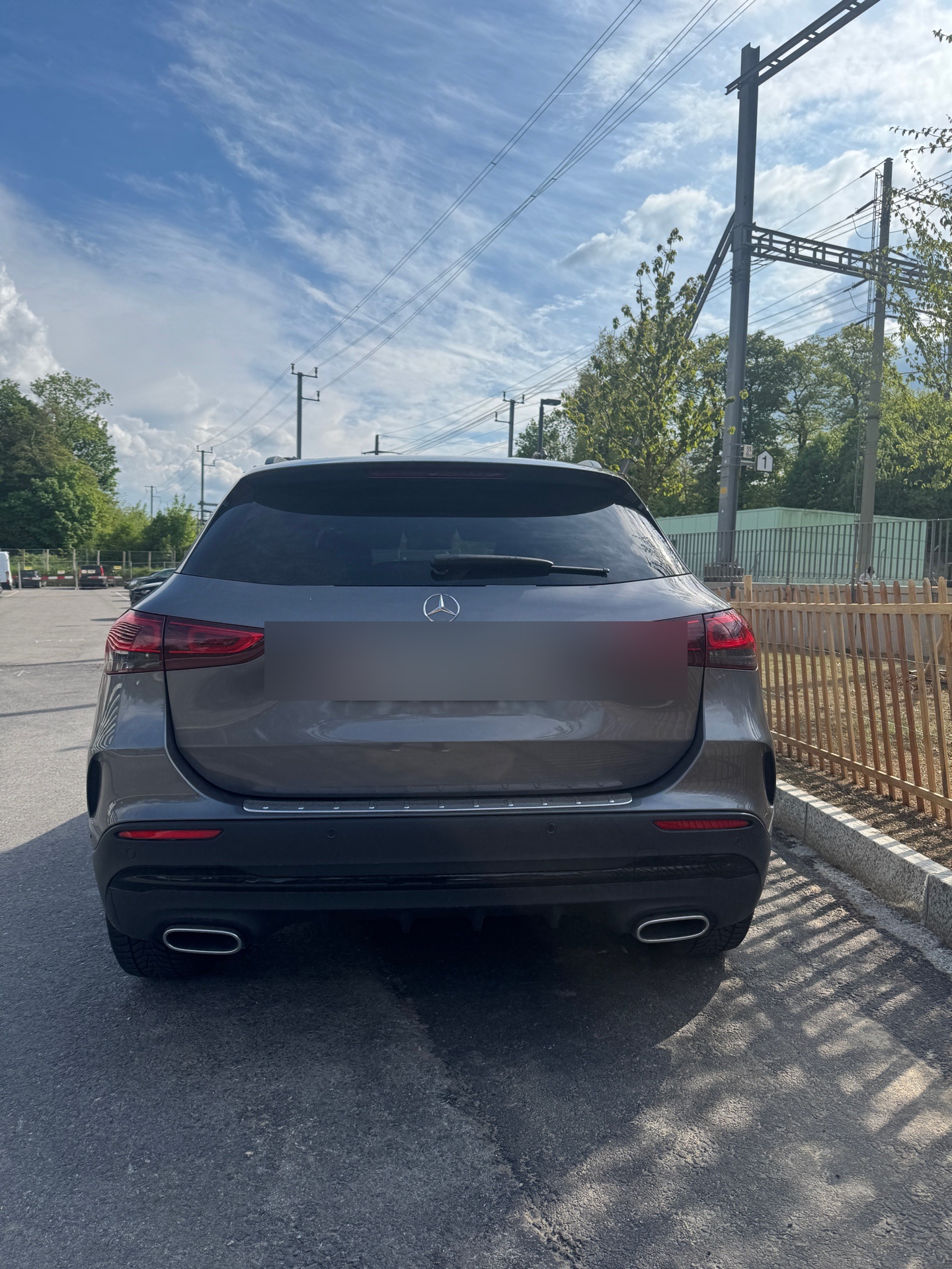 MERCEDES-BENZ GLA 250 e AMG Line-image-0
