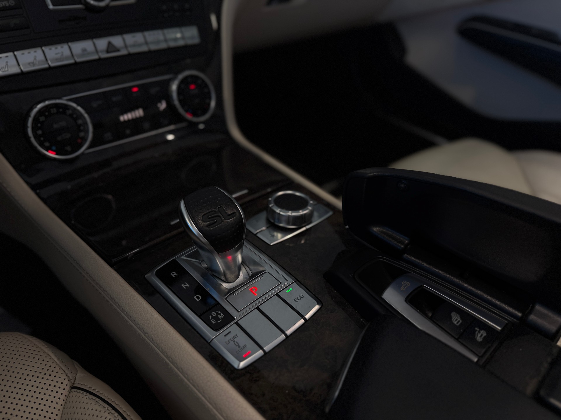 MERCEDES-BENZ SL 350 7G-Tronic-image-14