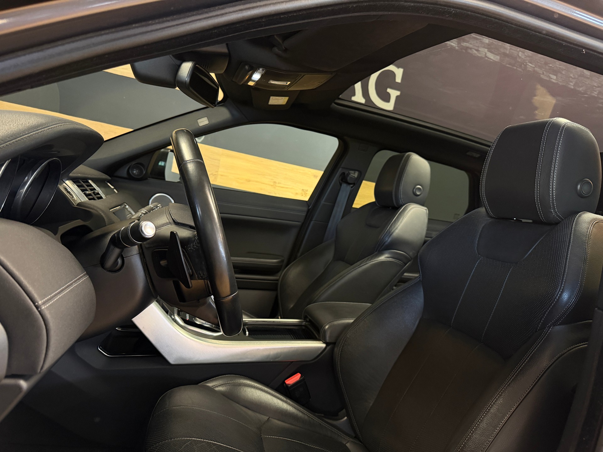 LAND ROVER Range Rover Evoque 2.0 TD4 HSE Dynamic AT9-image-12