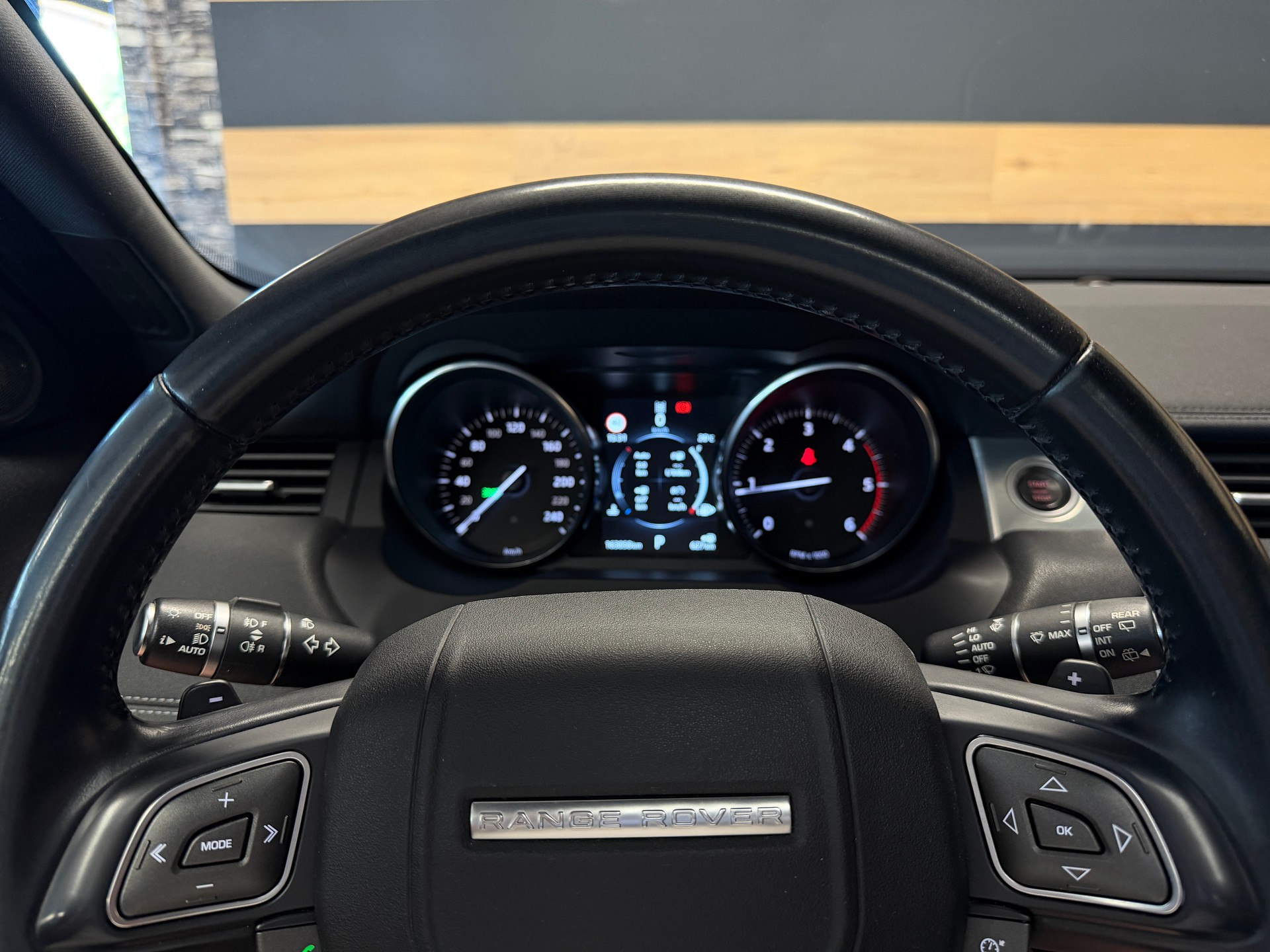 LAND ROVER Range Rover Evoque 2.0 TD4 HSE Dynamic AT9-image-7