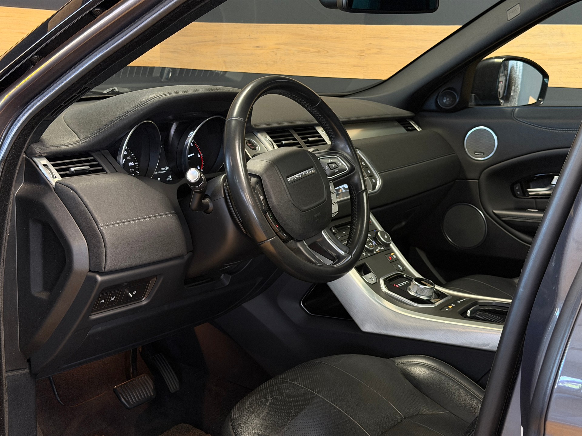 LAND ROVER Range Rover Evoque 2.0 TD4 HSE Dynamic AT9-image-13