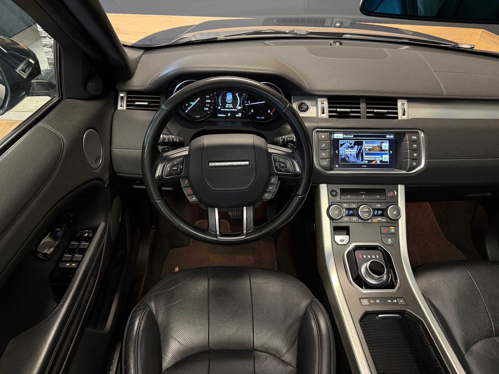 LAND ROVER Range Rover Evoque 2.0 TD4 HSE Dynamic AT9-image-9