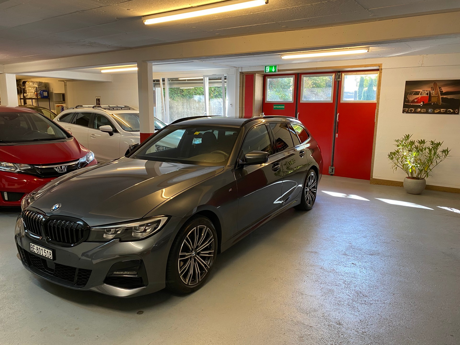 BMW 320d xDrive Touring M Sport Steptronic-image-3