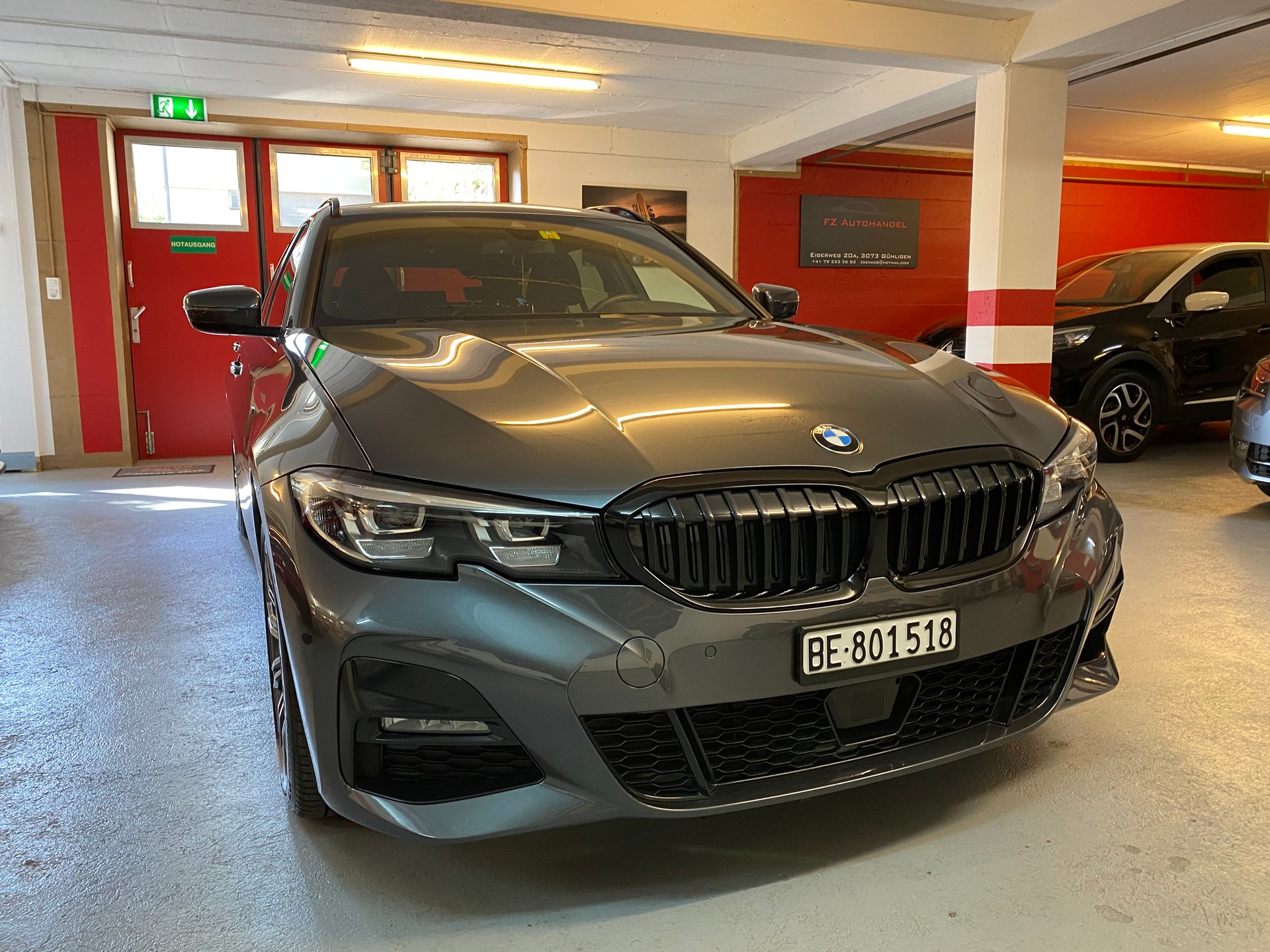 BMW 320d xDrive Touring M Sport Steptronic-image-0
