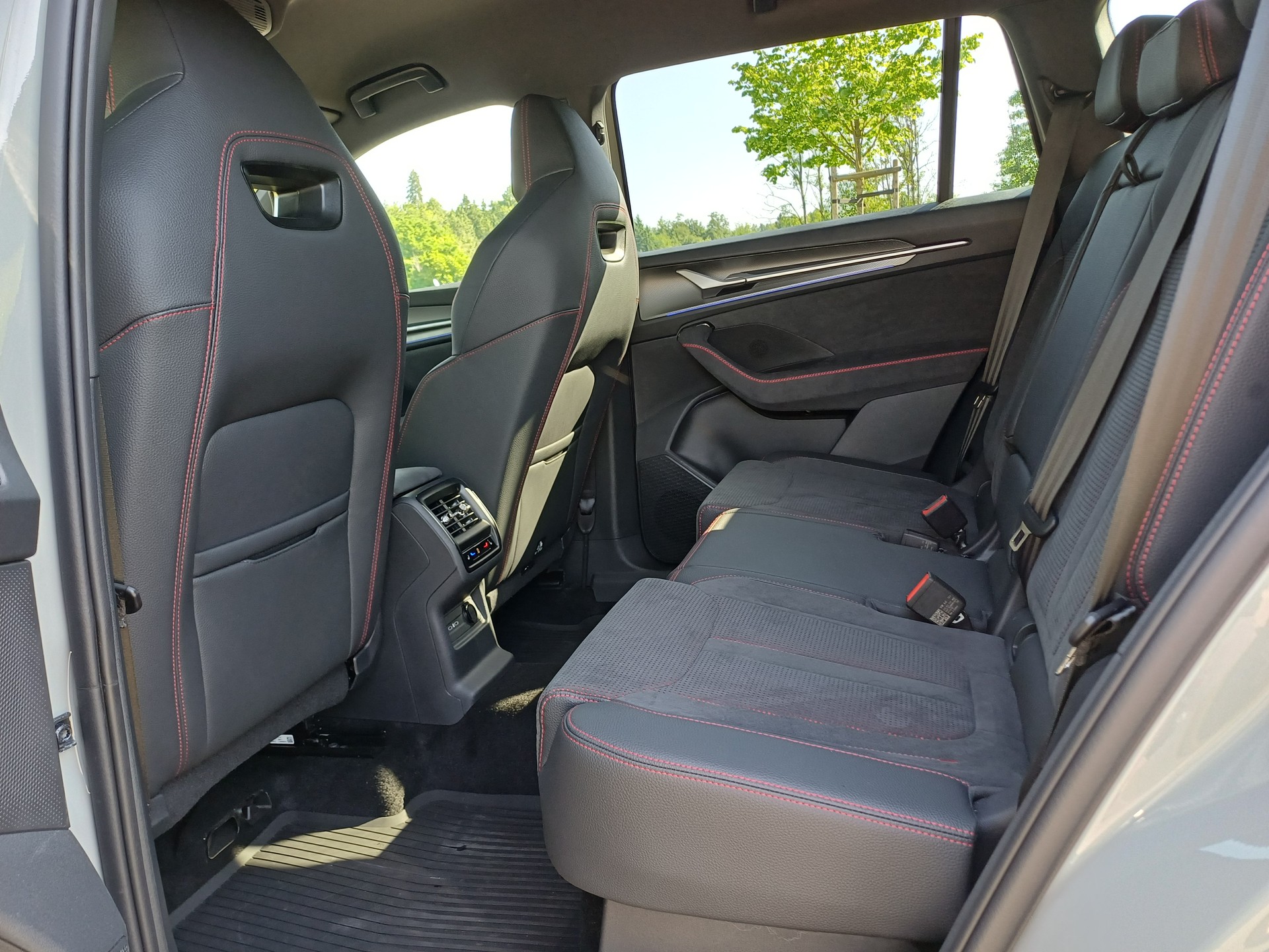 SKODA 2.0 TSI RS-image-5