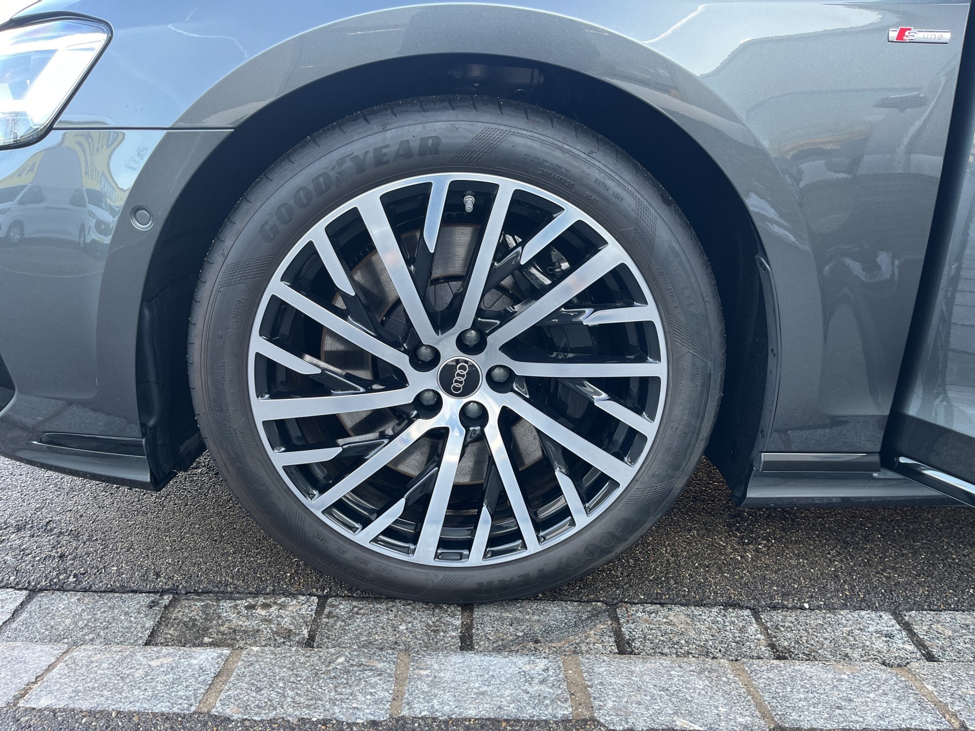 AUDI A8 60 L TFSI e quattro tiptronic*Standklimatisierung, Panodach, Matrix-LED, (5-Jahre Garantie)-image-22