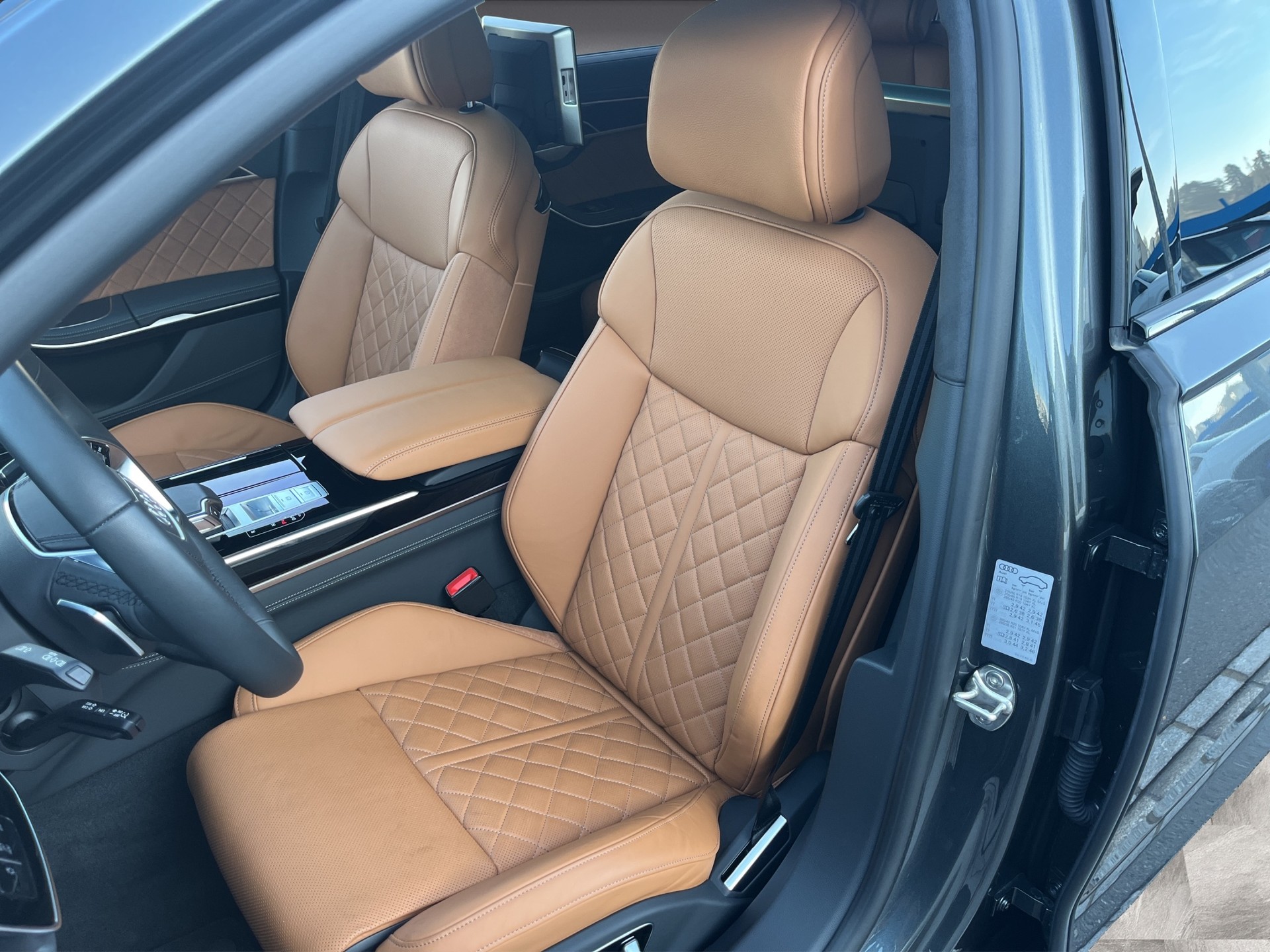 AUDI A8 60 L TFSI e quattro tiptronic*Standklimatisierung, Panodach, Matrix-LED, (5-Jahre Garantie)-image-10