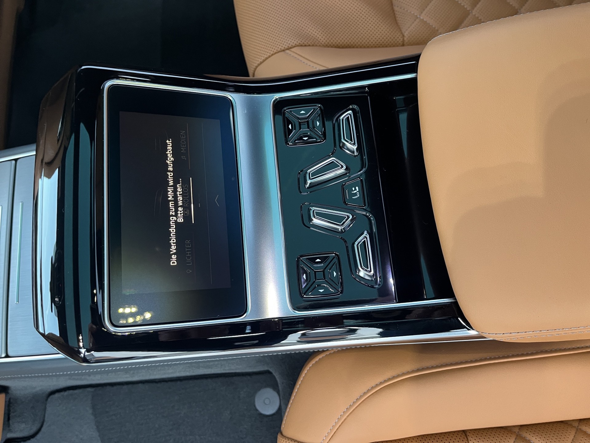 AUDI A8 60 L TFSI e quattro tiptronic*Standklimatisierung, Panodach, Matrix-LED, (5-Jahre Garantie)-image-13