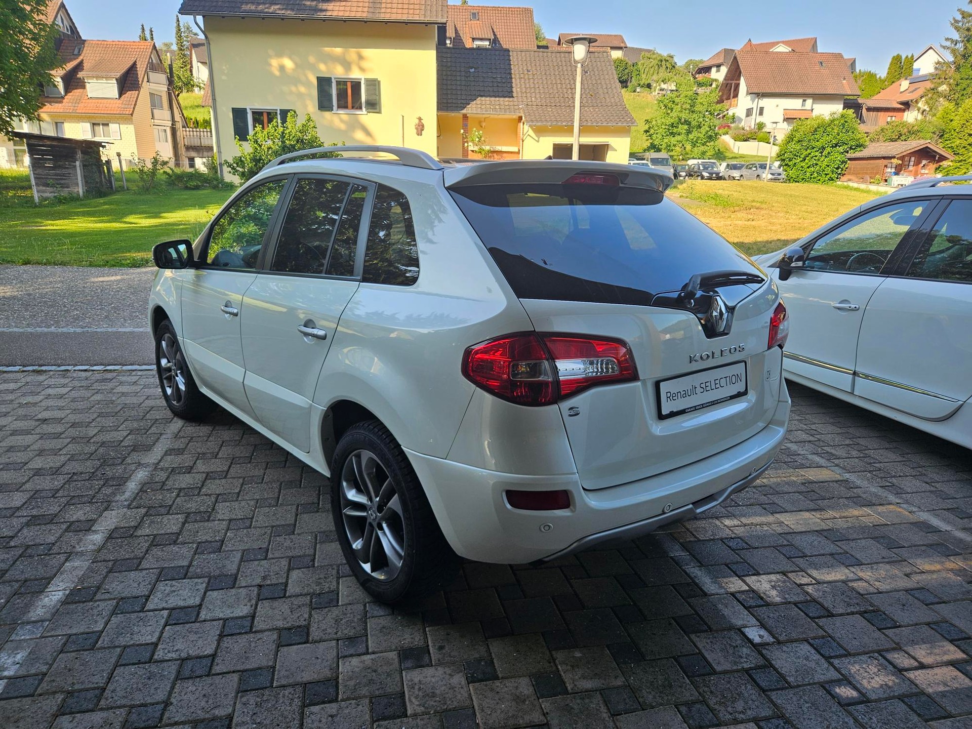 RENAULT Koleos 2.0 dCi Exception 4x4 Automatic-image-3