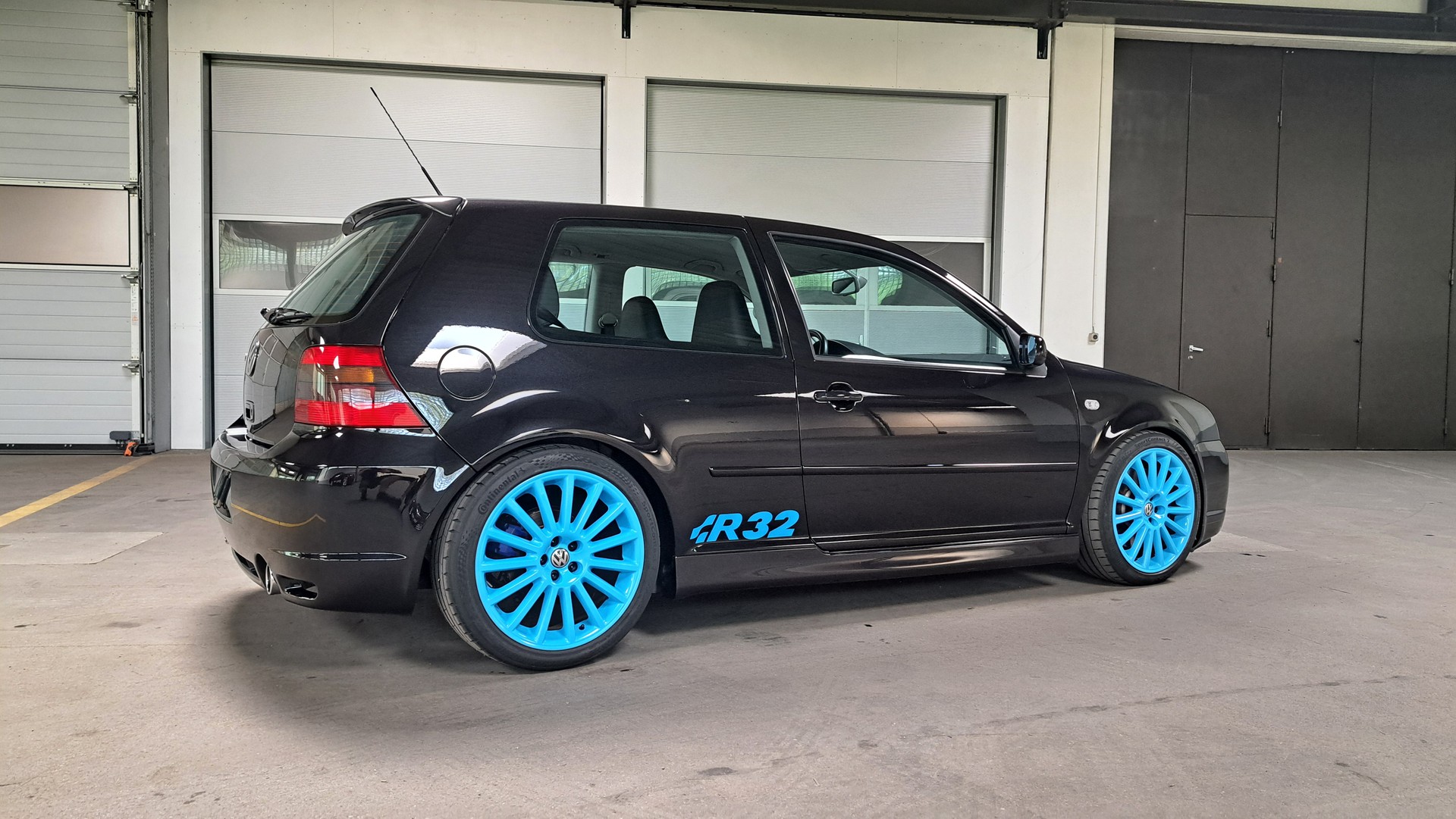VW Golf R32 4Motion-image-10