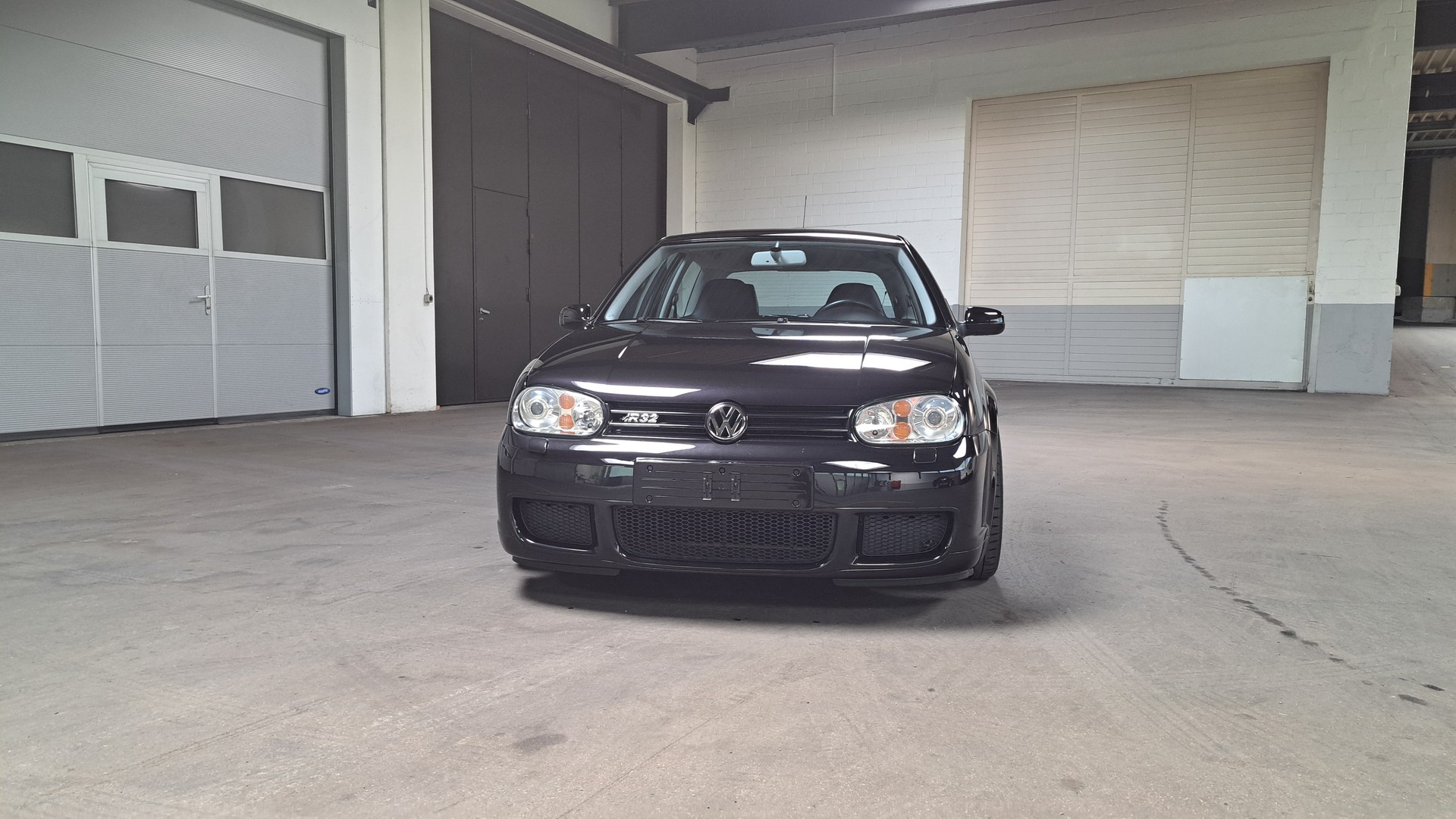 VW Golf R32 4Motion-image-2