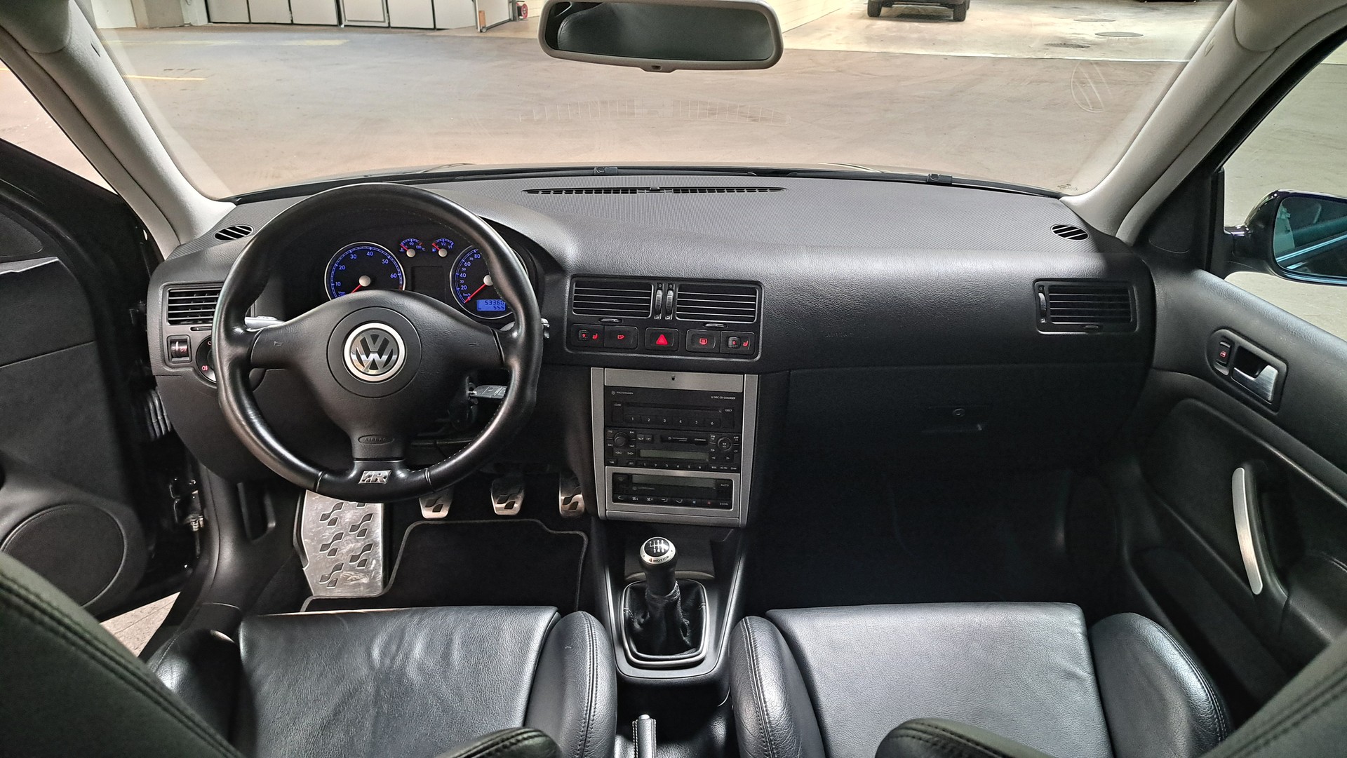 VW Golf R32 4Motion-image-6