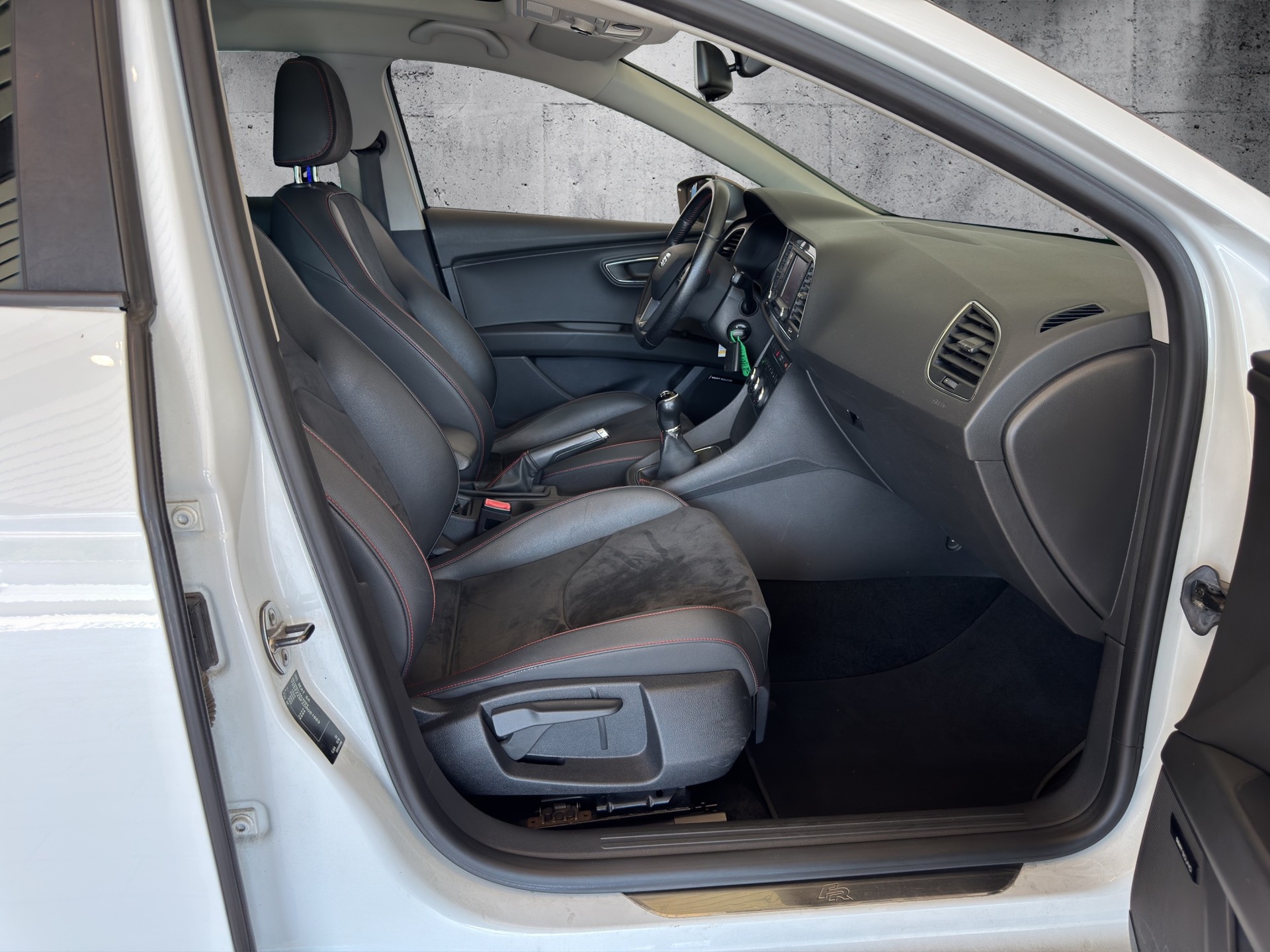 SEAT Leon 1.8 TSI FR-image-9