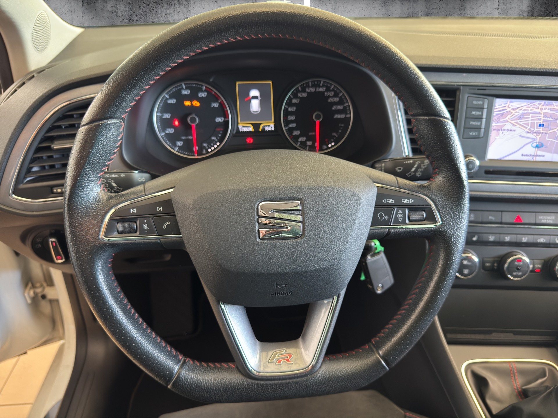 SEAT Leon 1.8 TSI FR-image-8