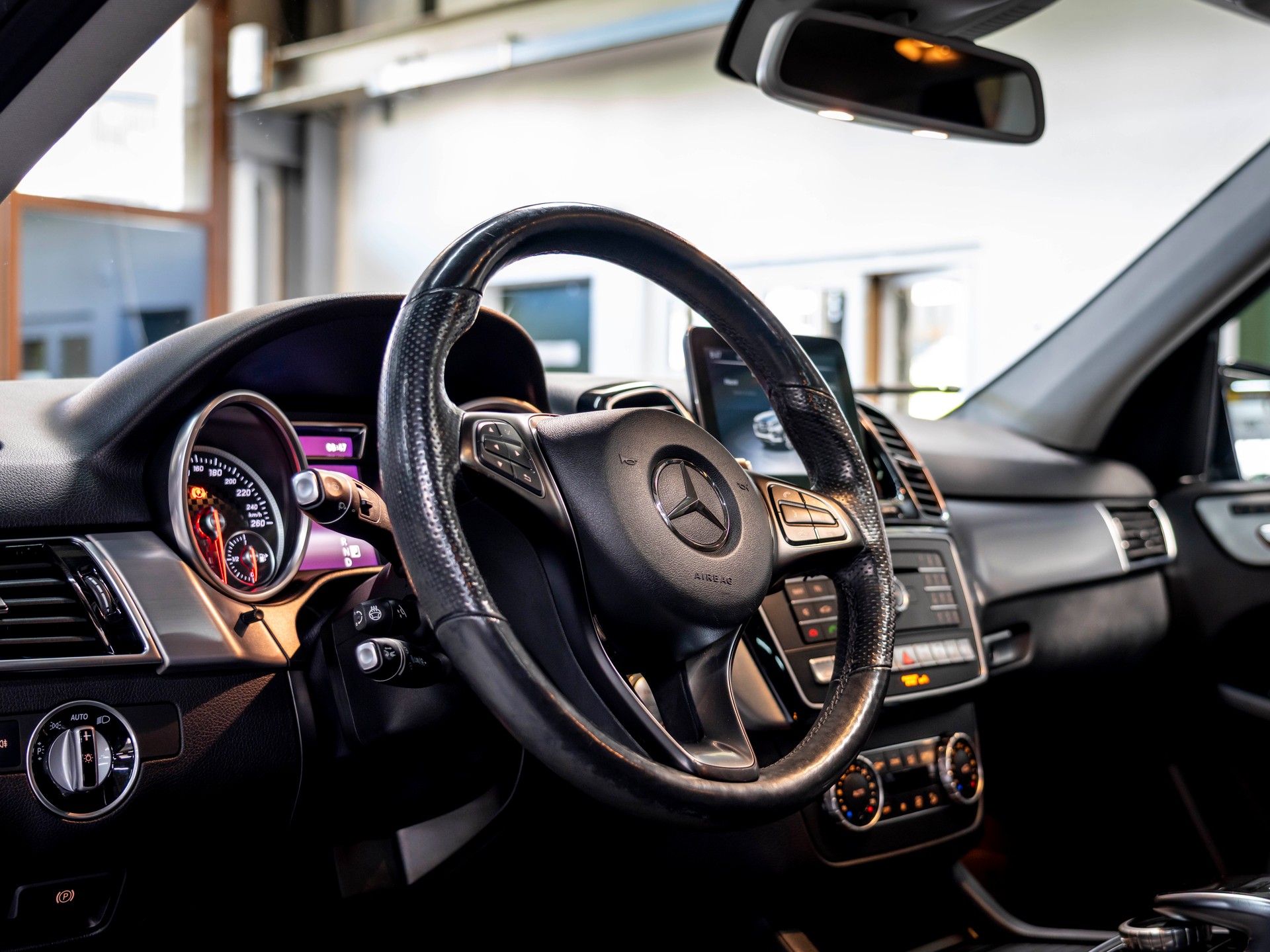 MERCEDES-BENZ GLE 43 AMG 4Matic 9G-Tronic-image-14