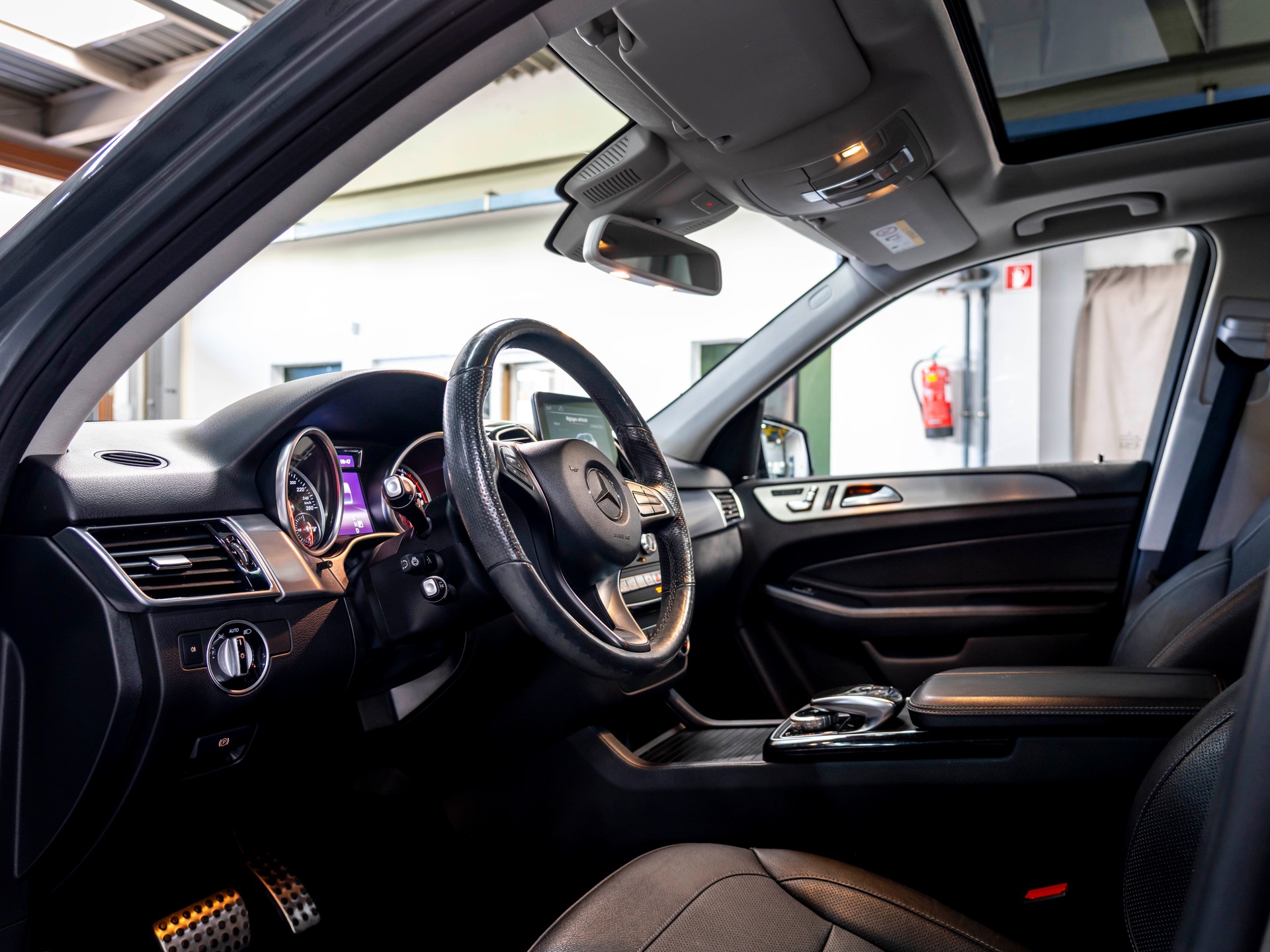 MERCEDES-BENZ GLE 43 AMG 4Matic 9G-Tronic-image-13